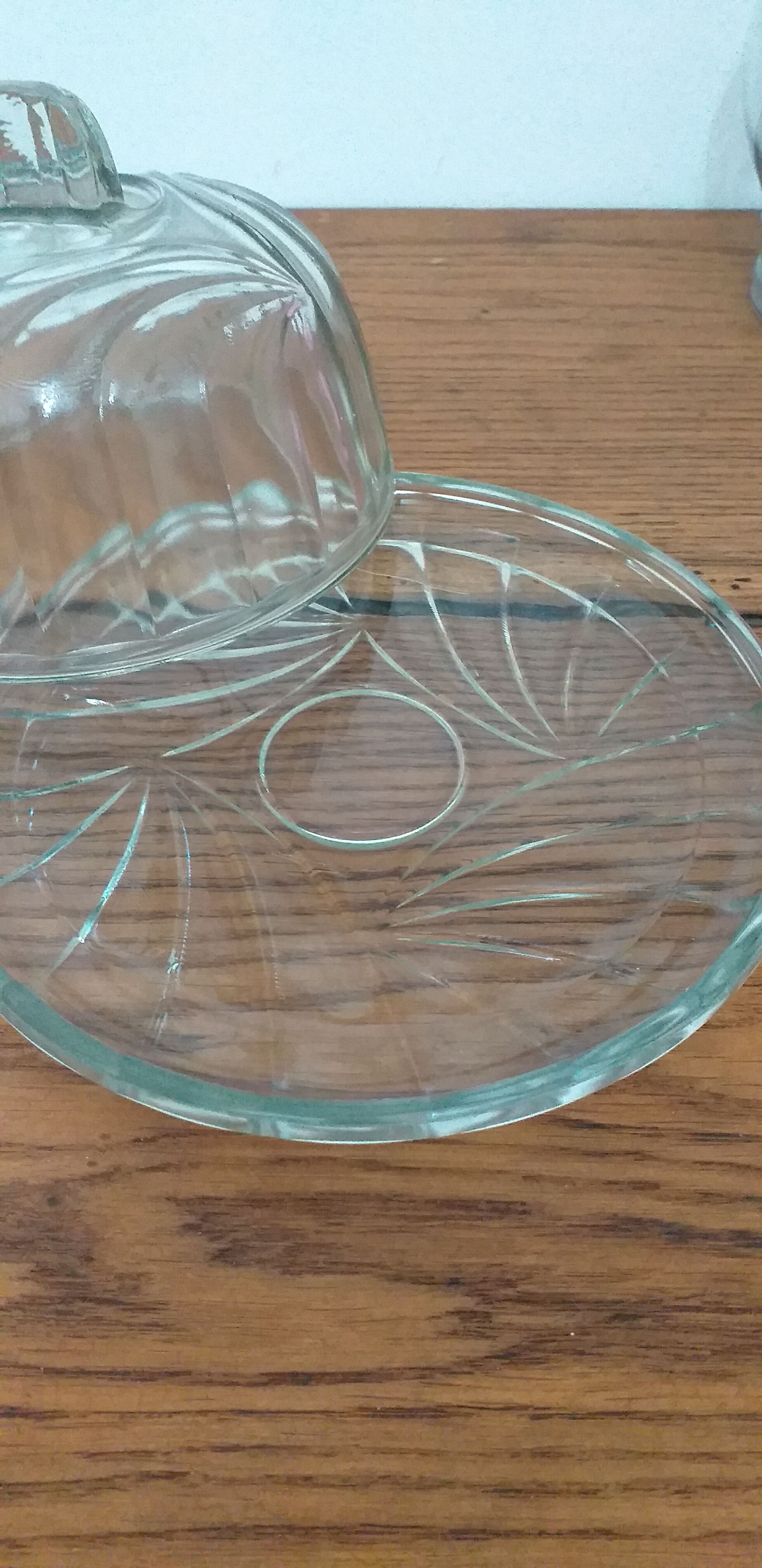 Cheese or dessert glass tray with bell