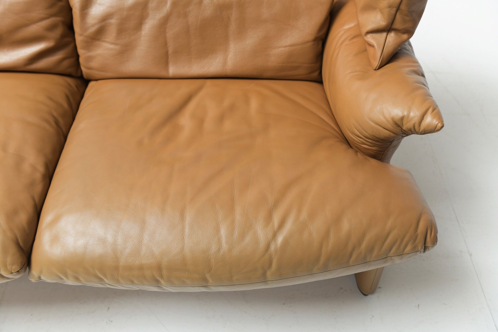 Portovenere sofa in original leather by Vico Magistretti for Cassina