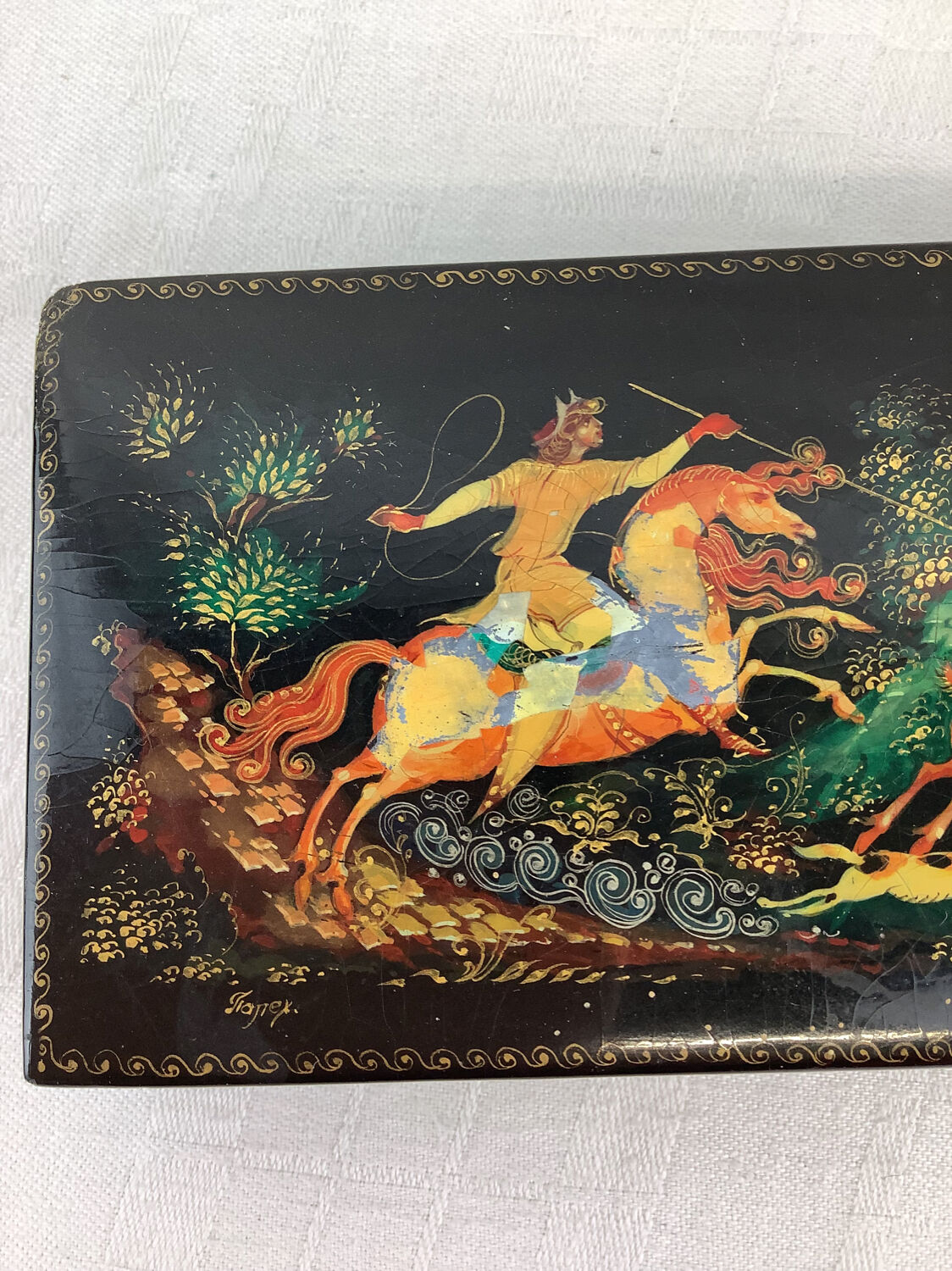 Lacquered box from Russia hand painted