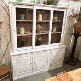 Buffet with 2 glass doors