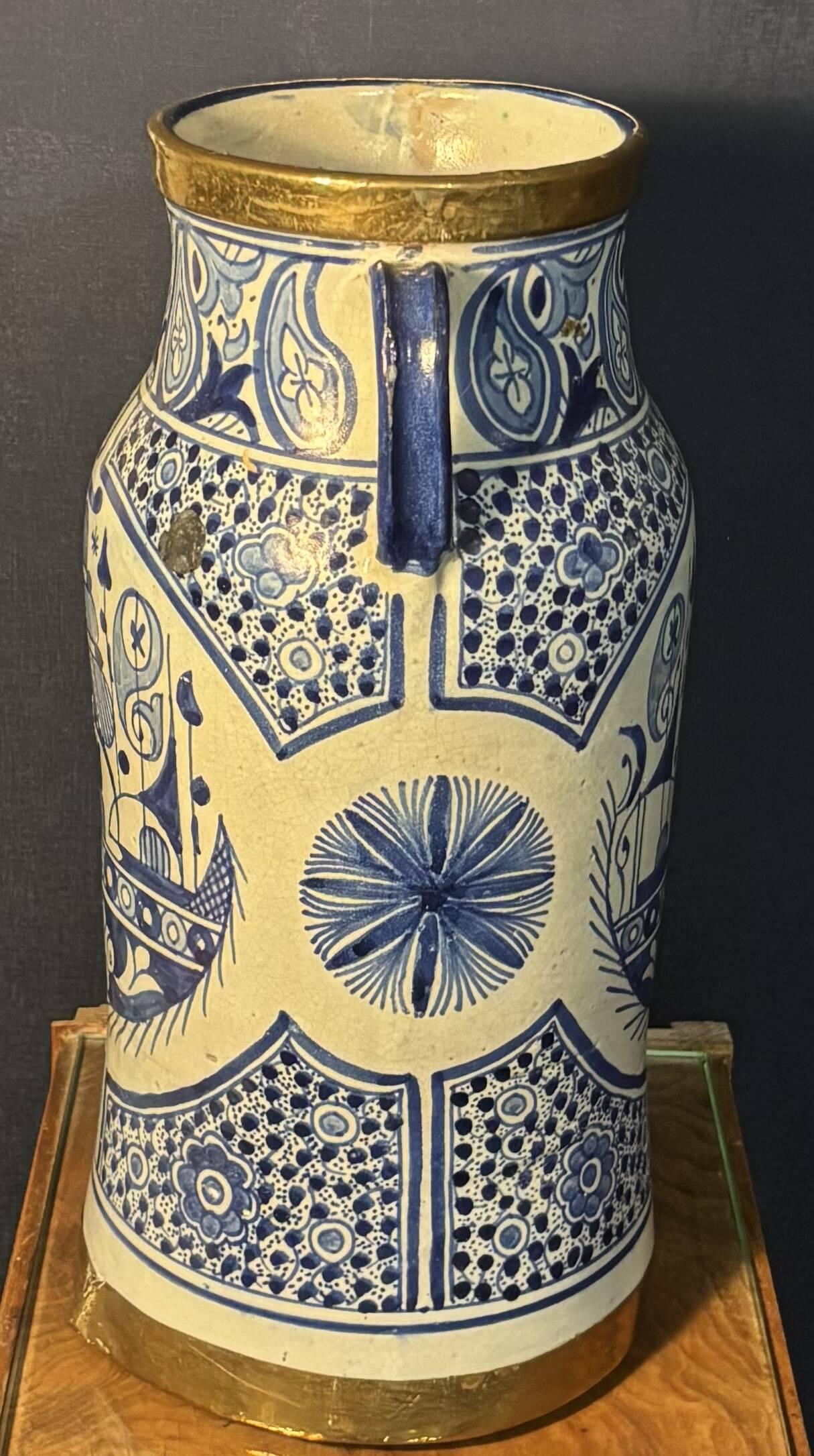 Vintage blue and white Chinese umbrella stand – 20th century H45cm