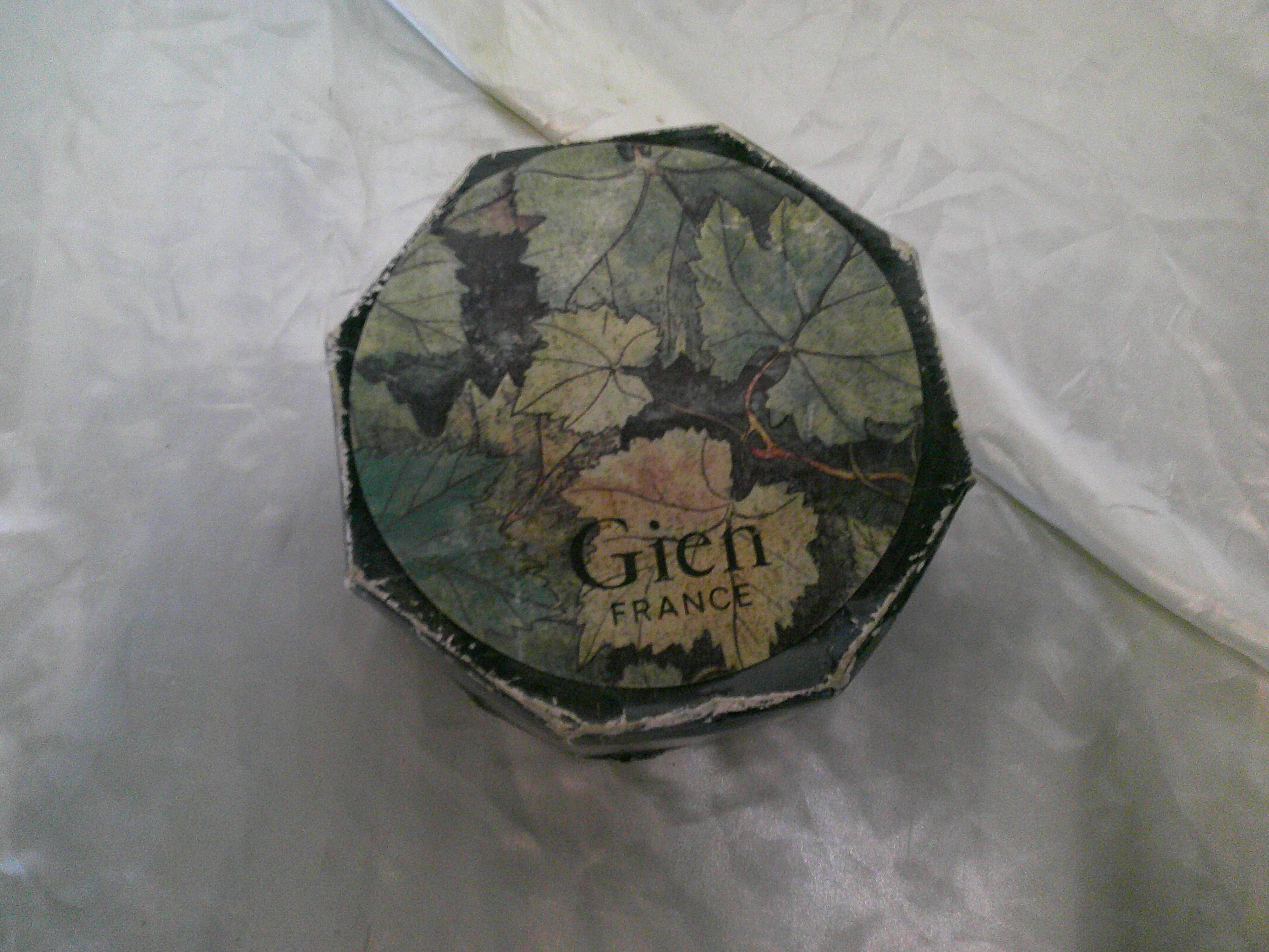 Gien dessert service