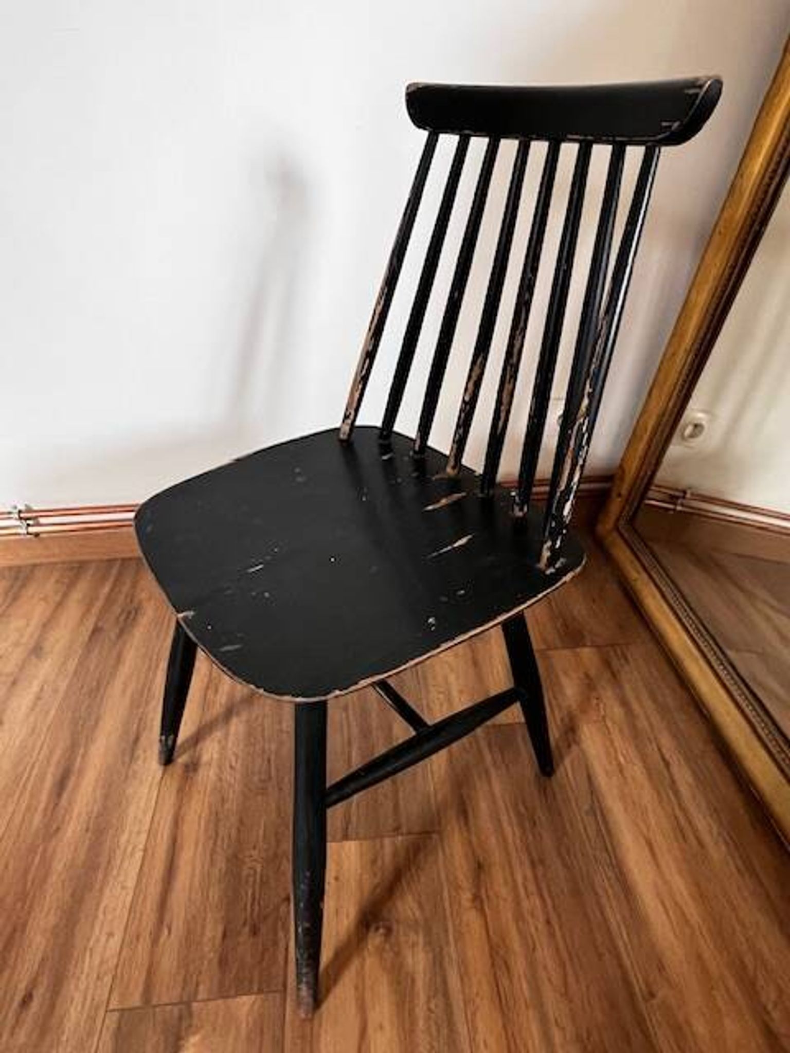 Chaise noire type fanett
