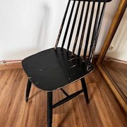 Chaise noire type fanett