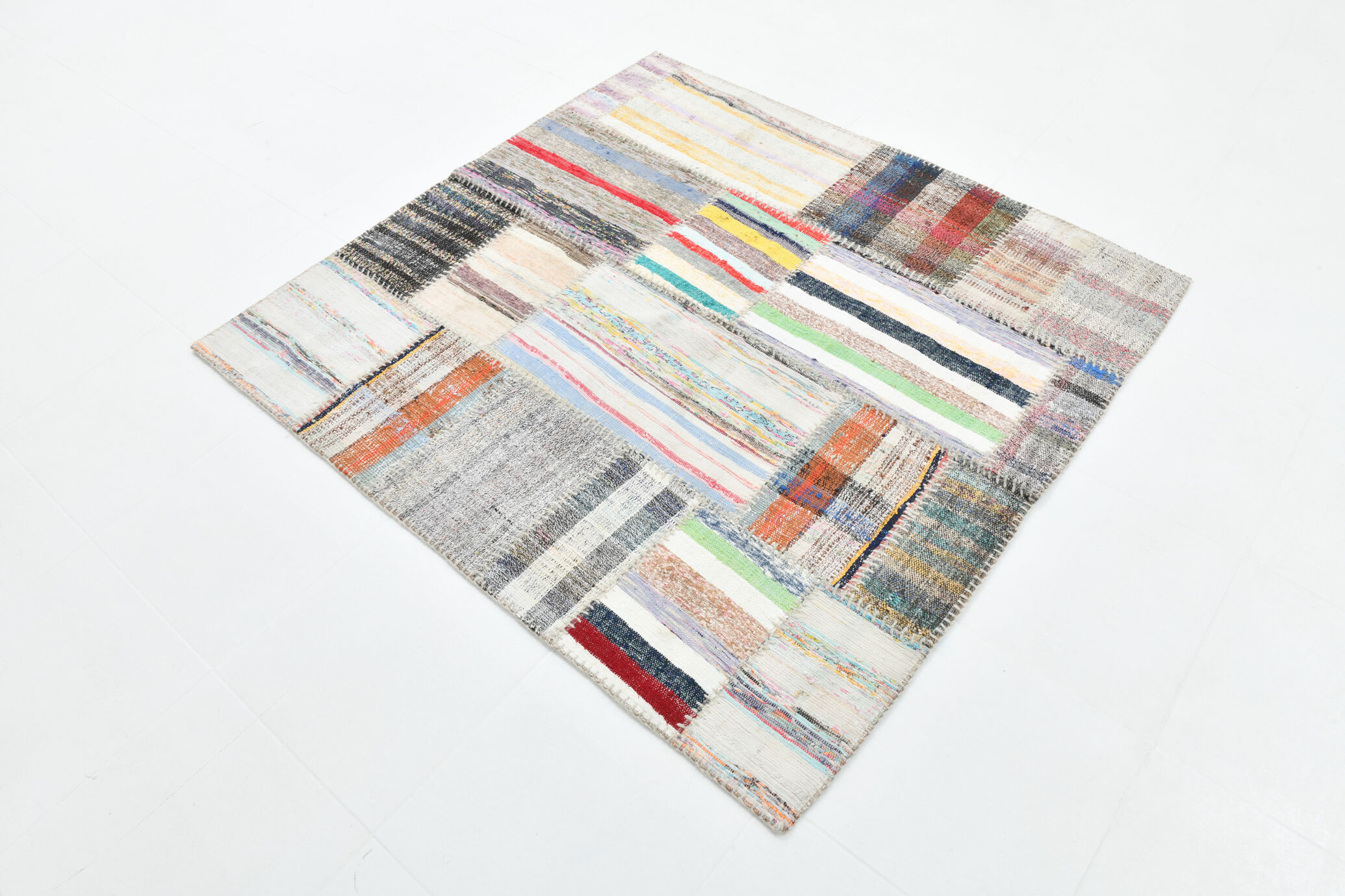 Tapis ethnique, 147x154cm