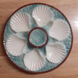 2 oyster plates
