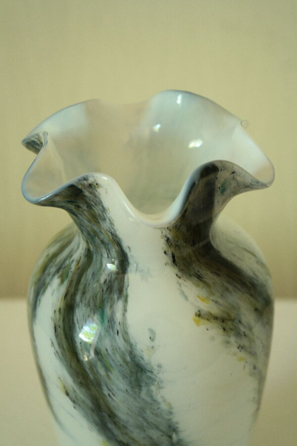 Vase vintage Opaline véritable de la Cristallerie Toscane Italie