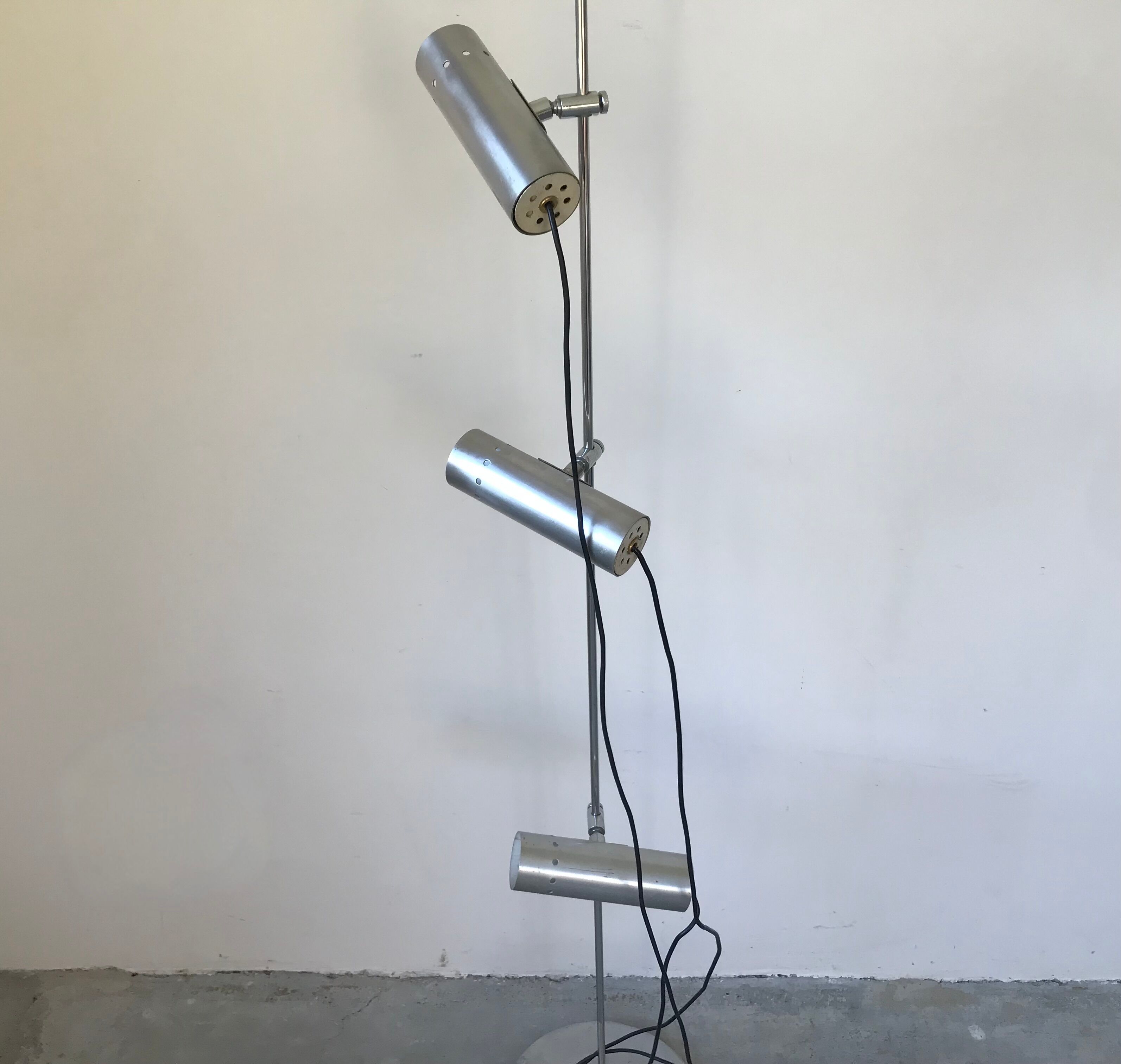 Delmas floor lamp