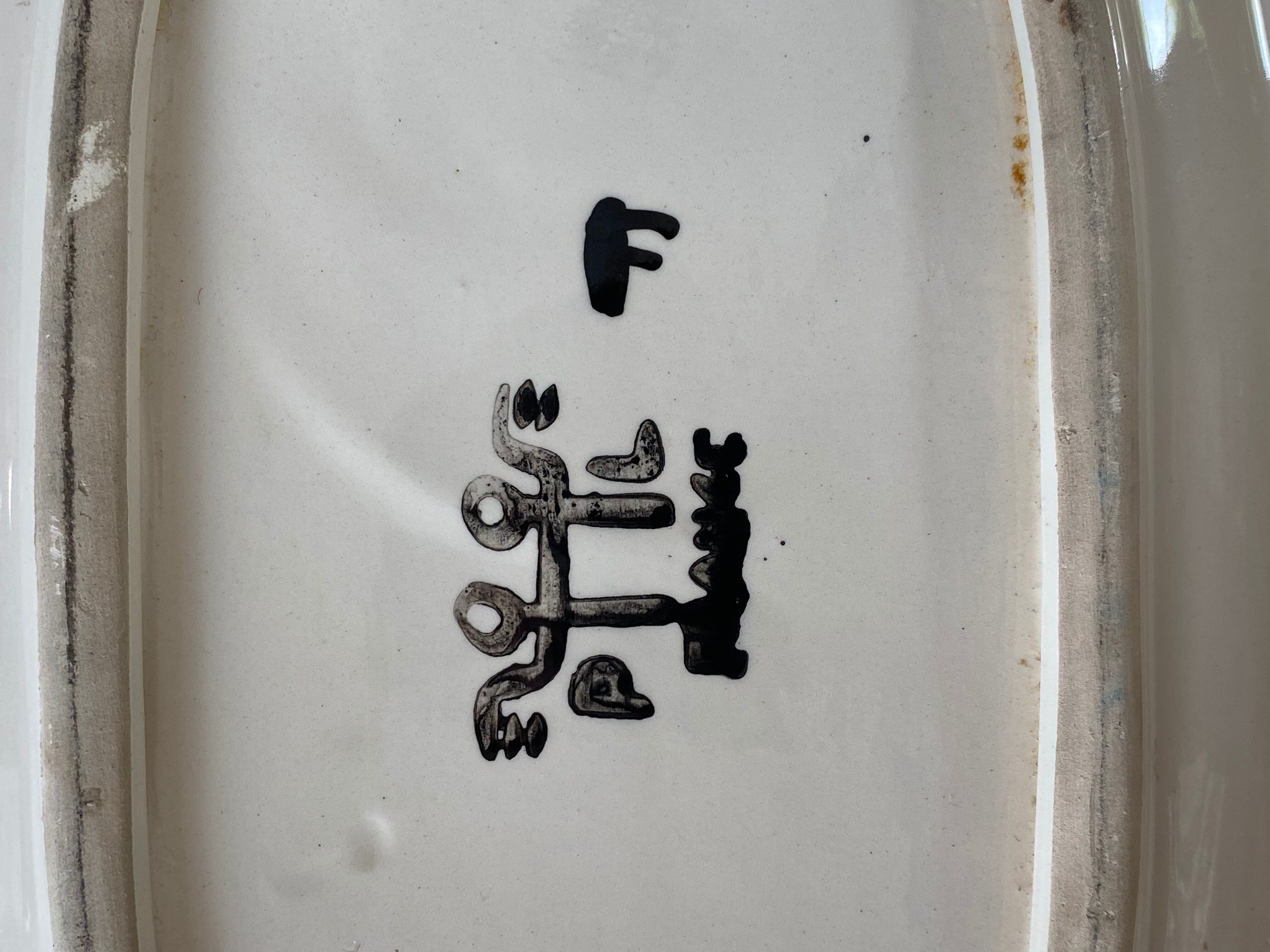 Ceramic dish Pouchain