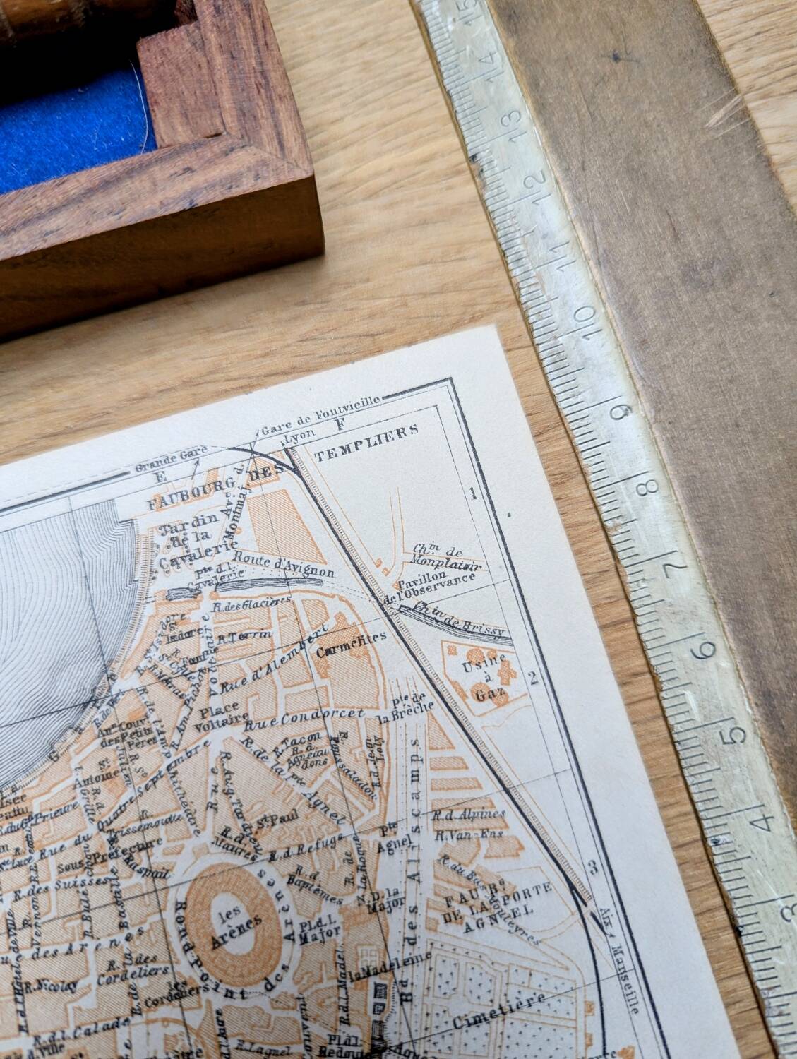 Arles, old small map, printed in 1906.