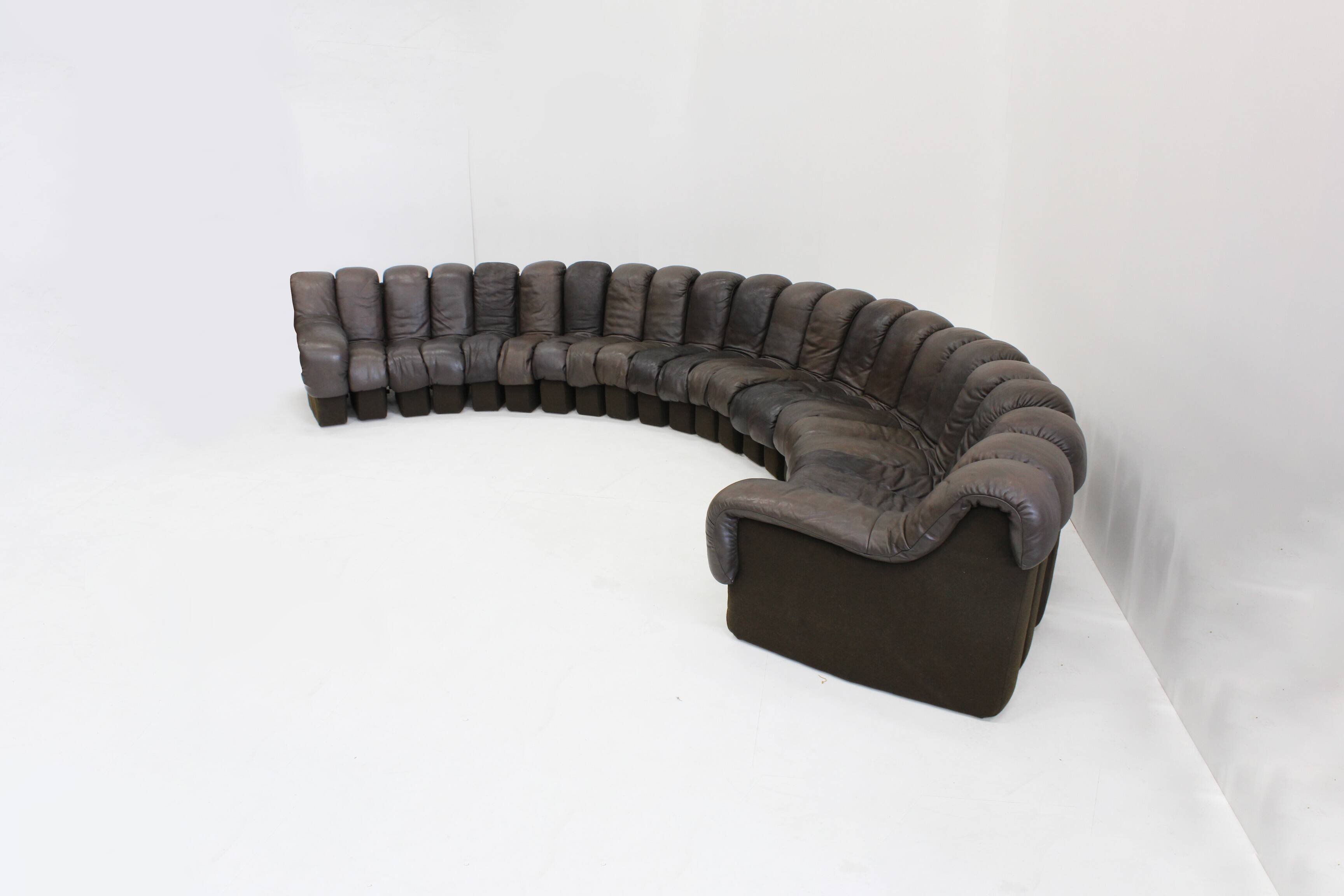 Vintage DS-600 Non stop Snake sofa by De Sede in original brown leather, 19