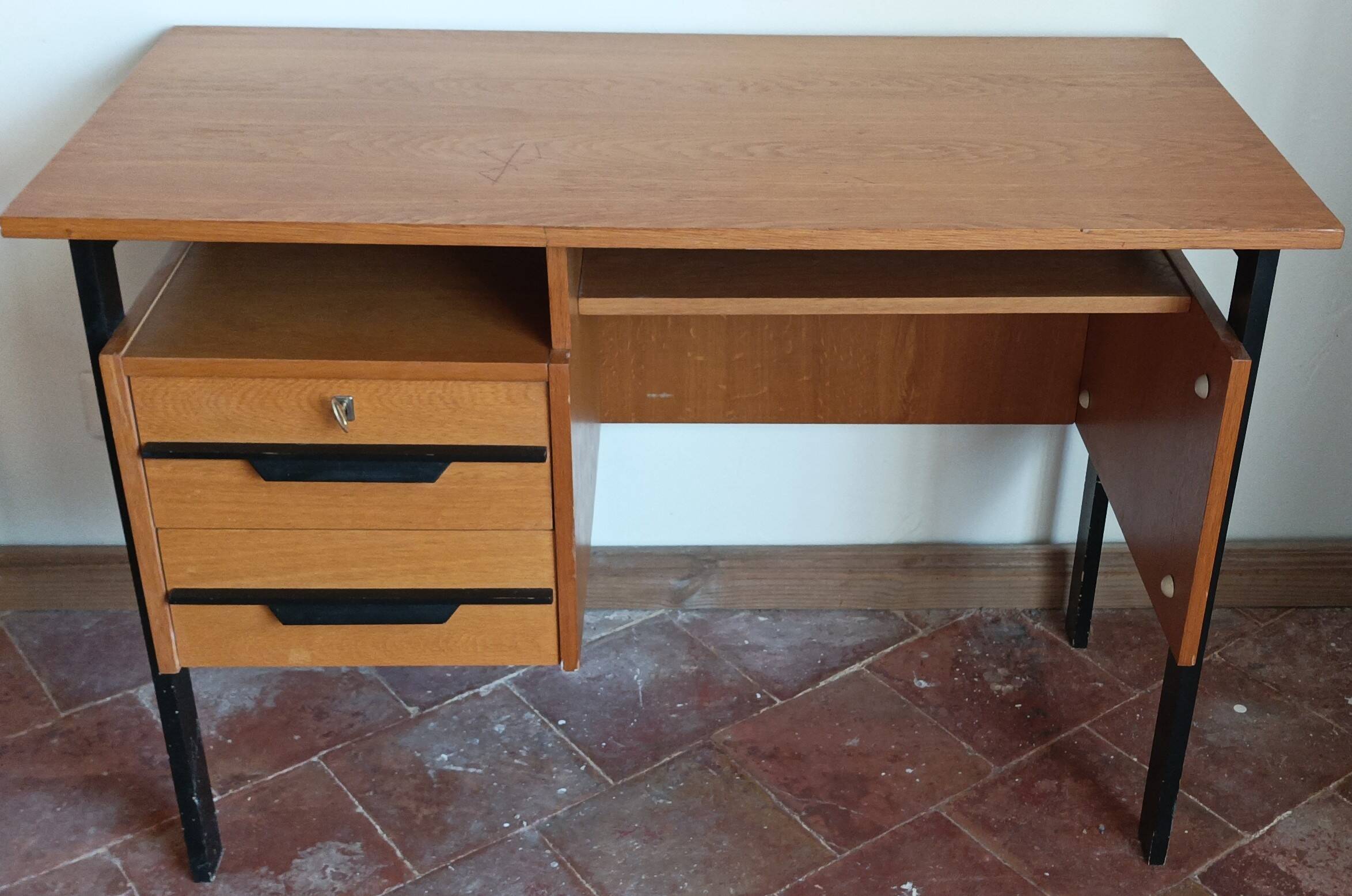 Modernist desk