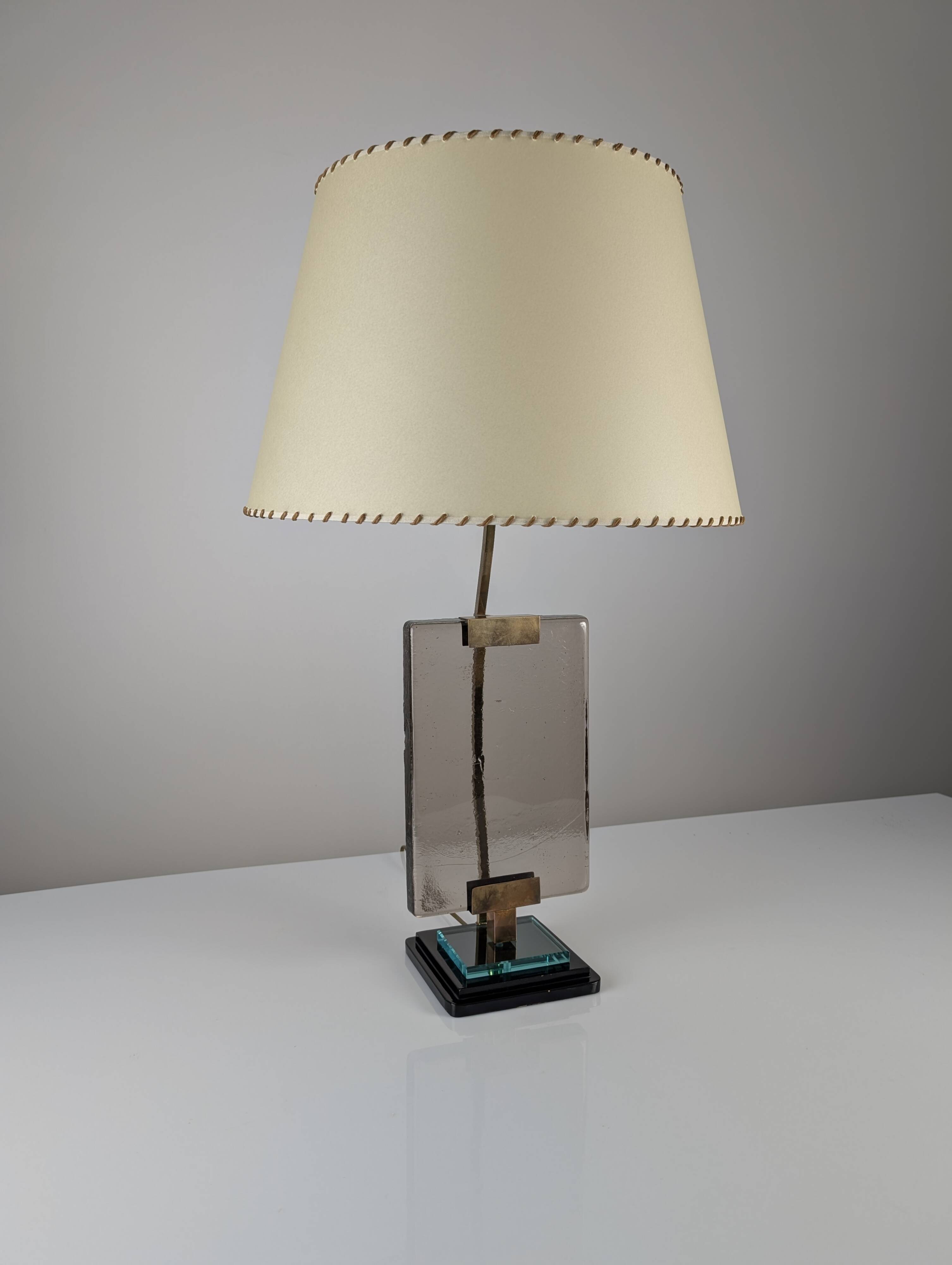 Att. Pietro Chiesa Table Lamp for Fontana Arte in Glass and Brass