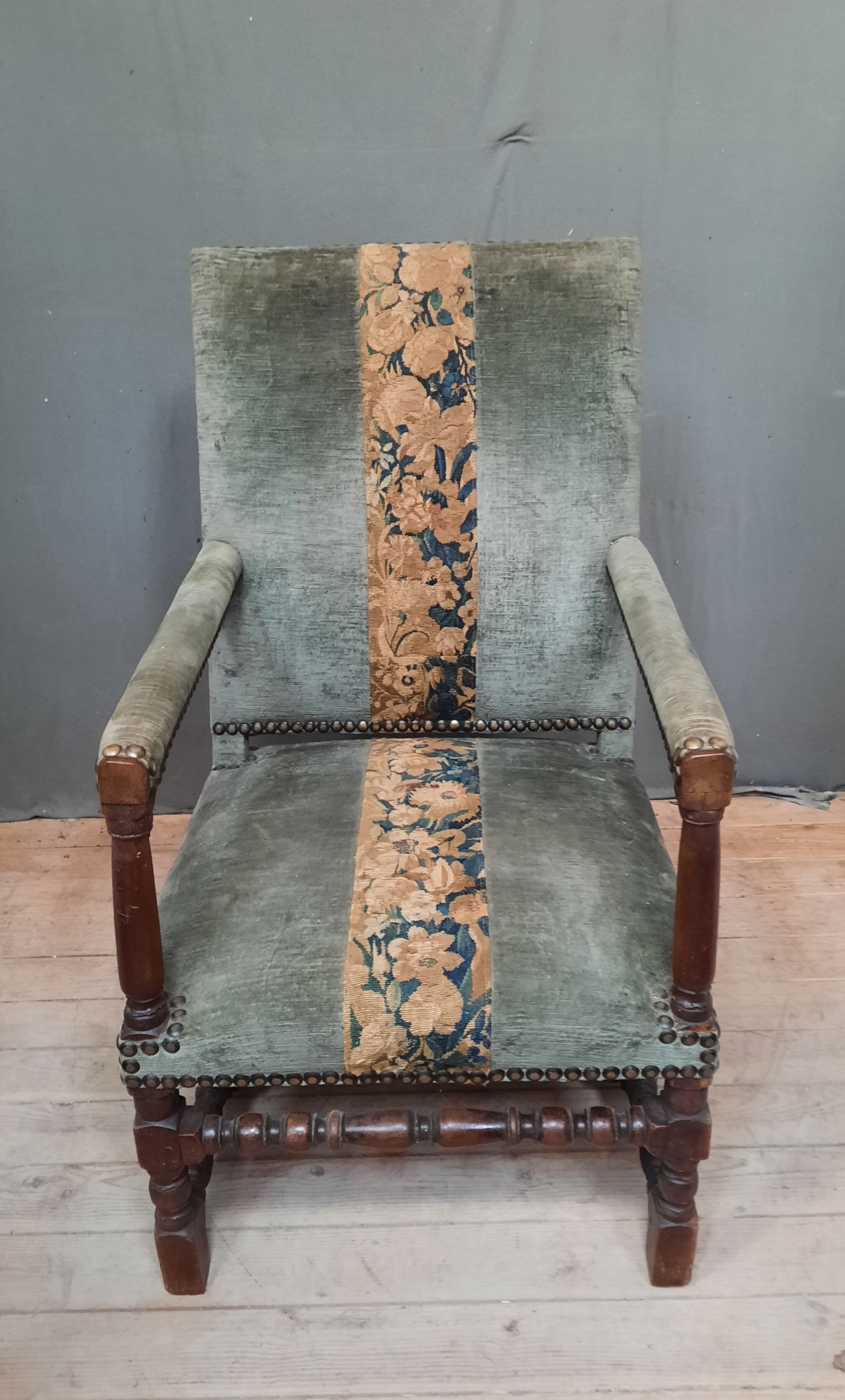 Louis XIII armchair partly upholstered from the 17th sawcum