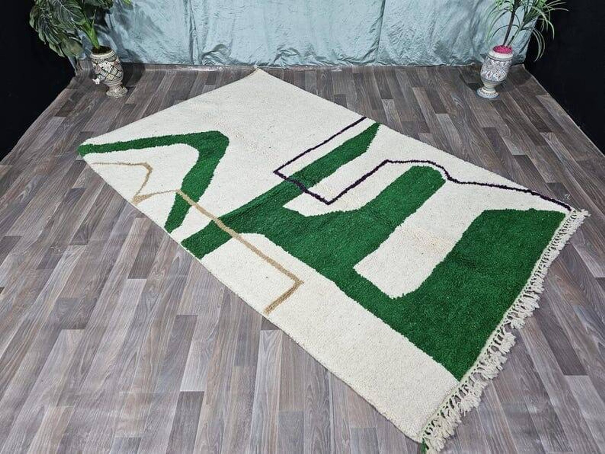 Berber rug made of natural wool, handwoven, size 250 x 250 cm.