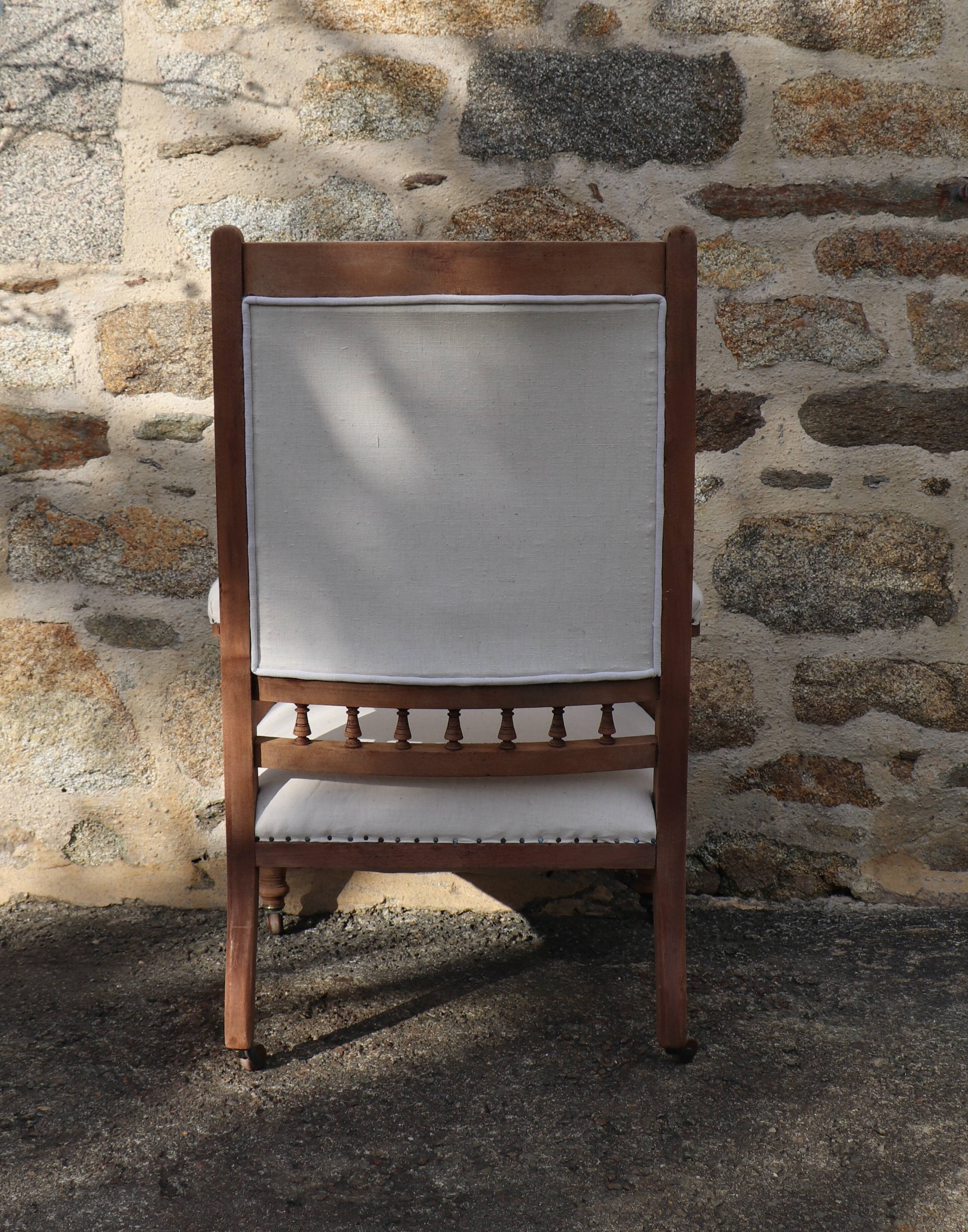 Fauteuil XIXème en bois retapissé en chanvre