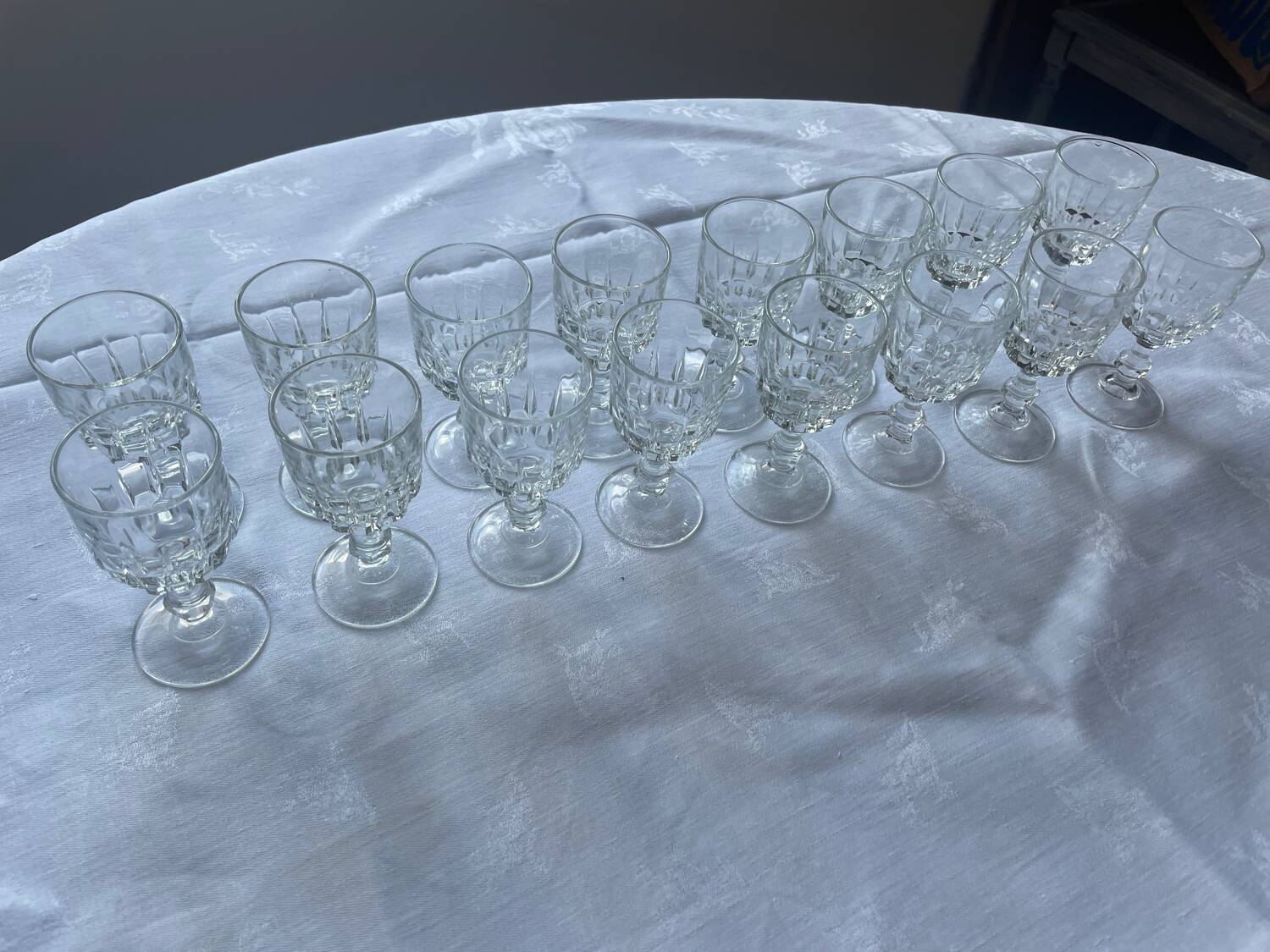16 liqueur glasses