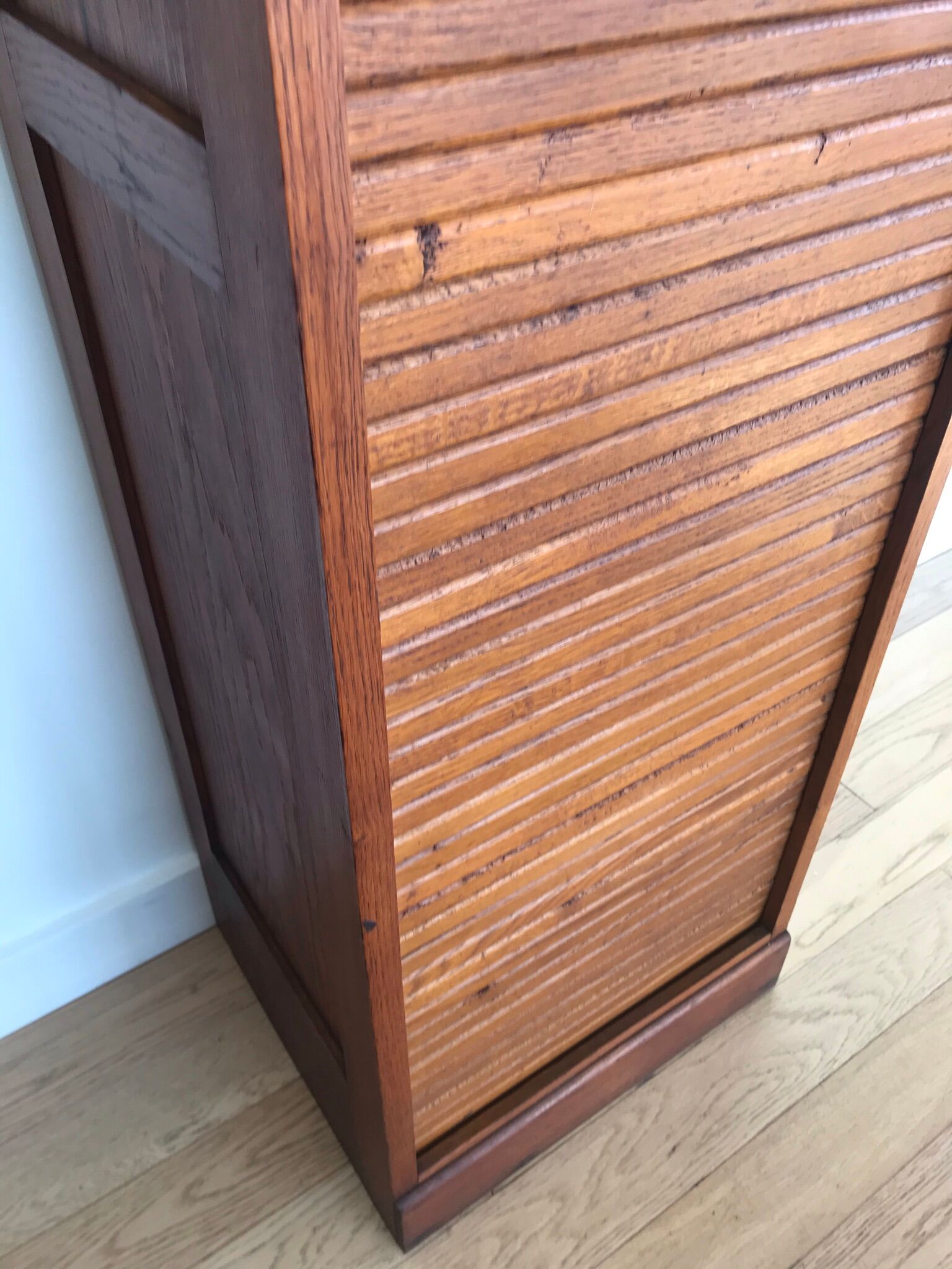Vintage curtain binder in solid brown oak year 50