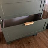 Green chest of drawers with 4 drawers