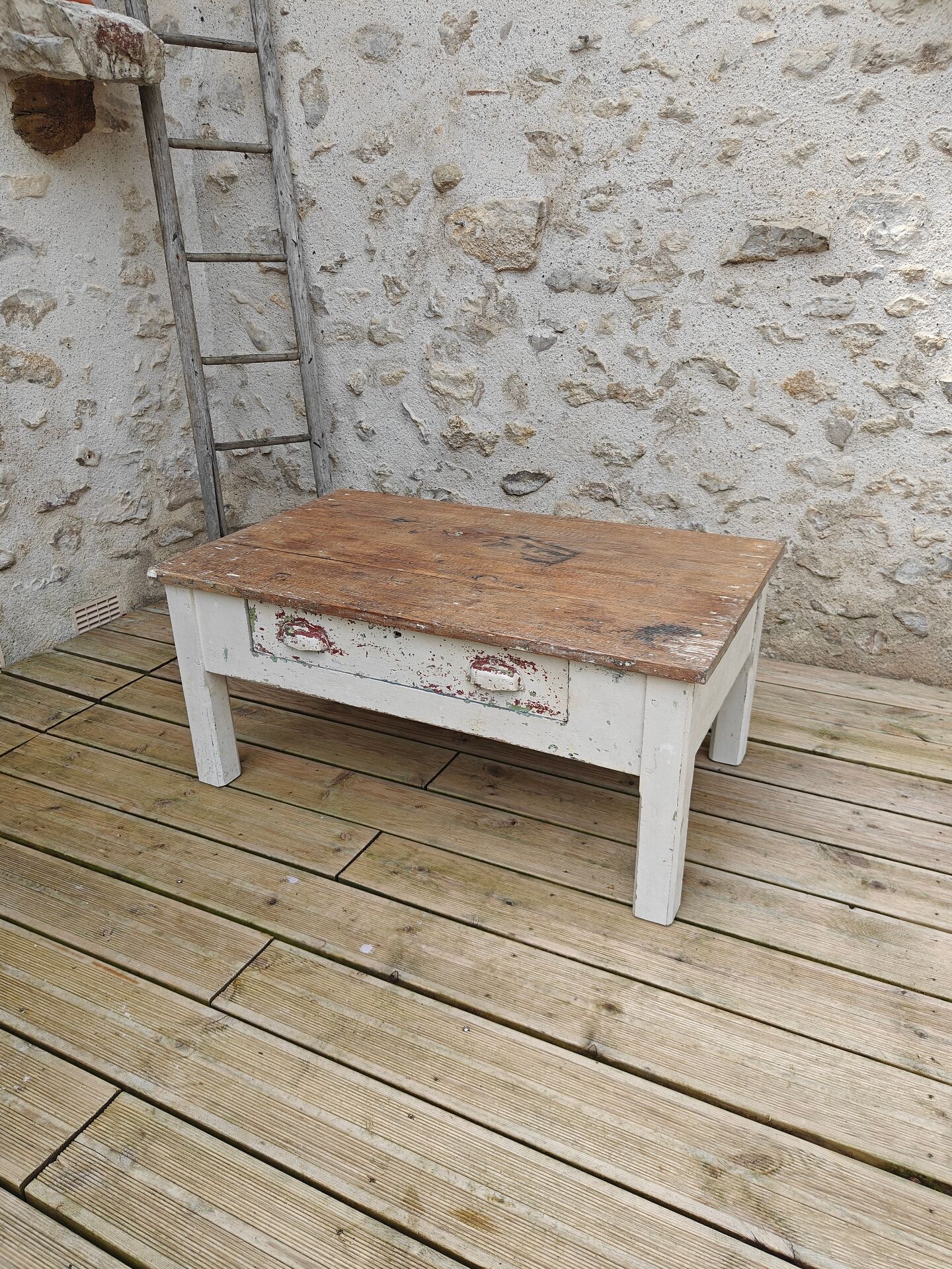Distressed drawer coffee table, country farmhouse.