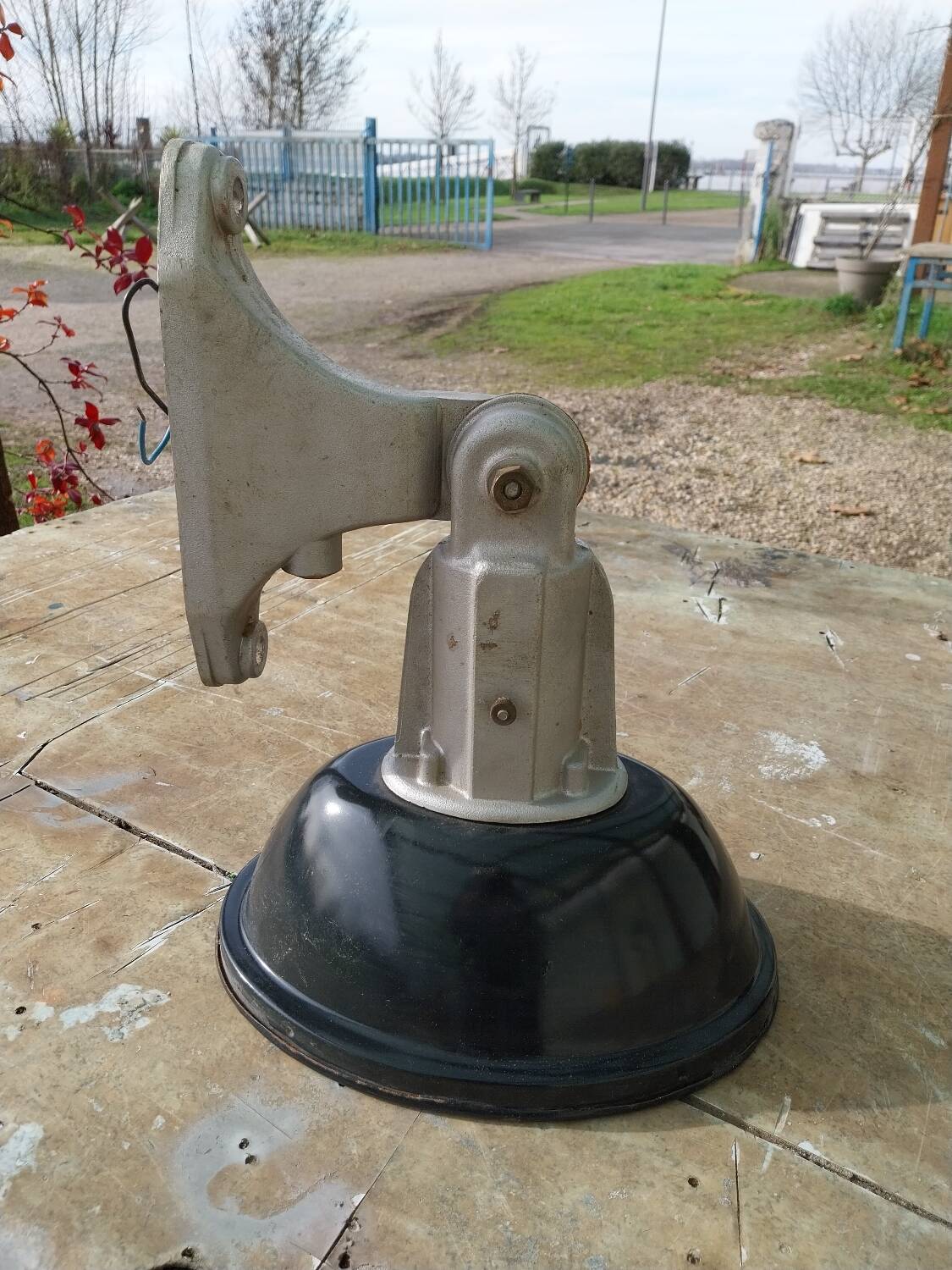 Industrial wall light