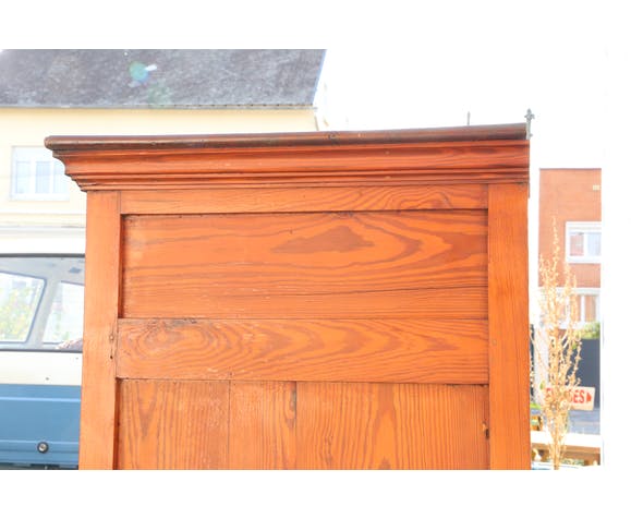 Low wardrobe with closet and drawers