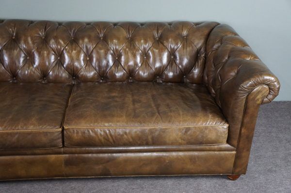 Chesterfield sofa in cowhide leather 3.5 seats