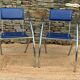 Lot de quatre chaises bleues aux courbes design