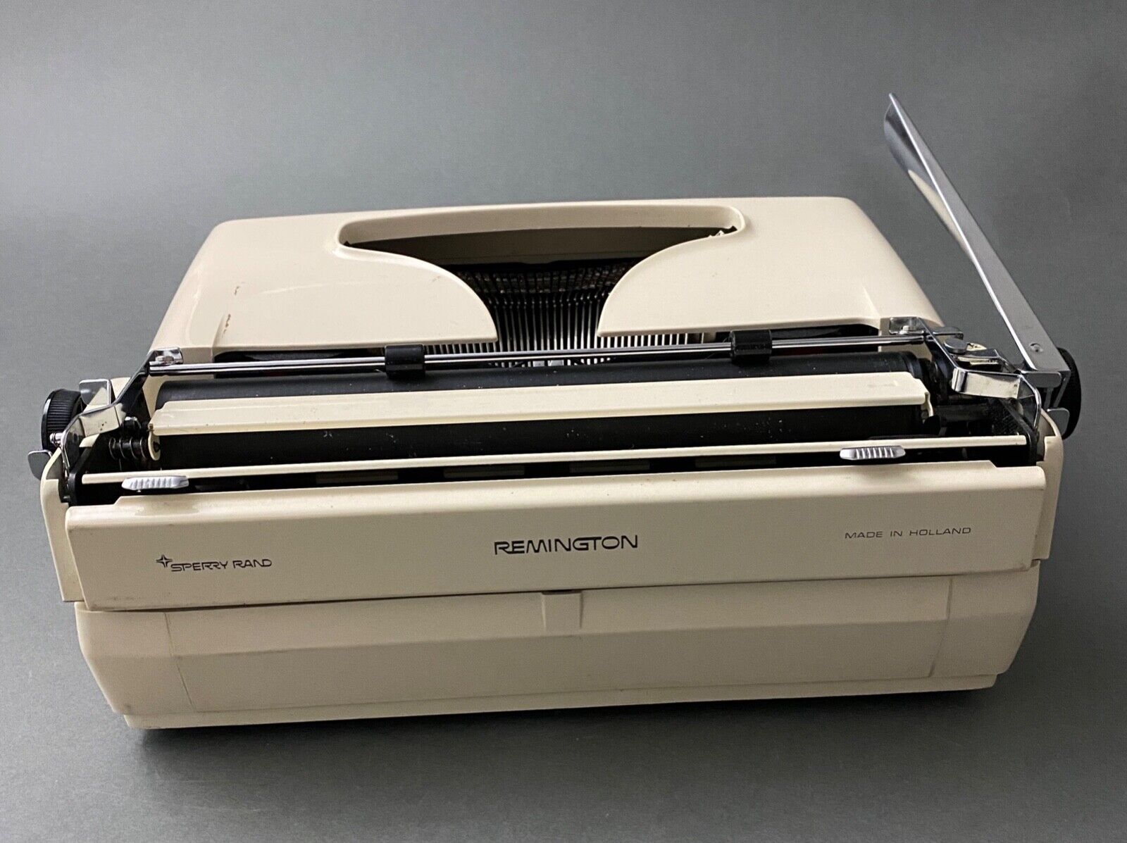 Old writer Remington monarch deluxe 1970