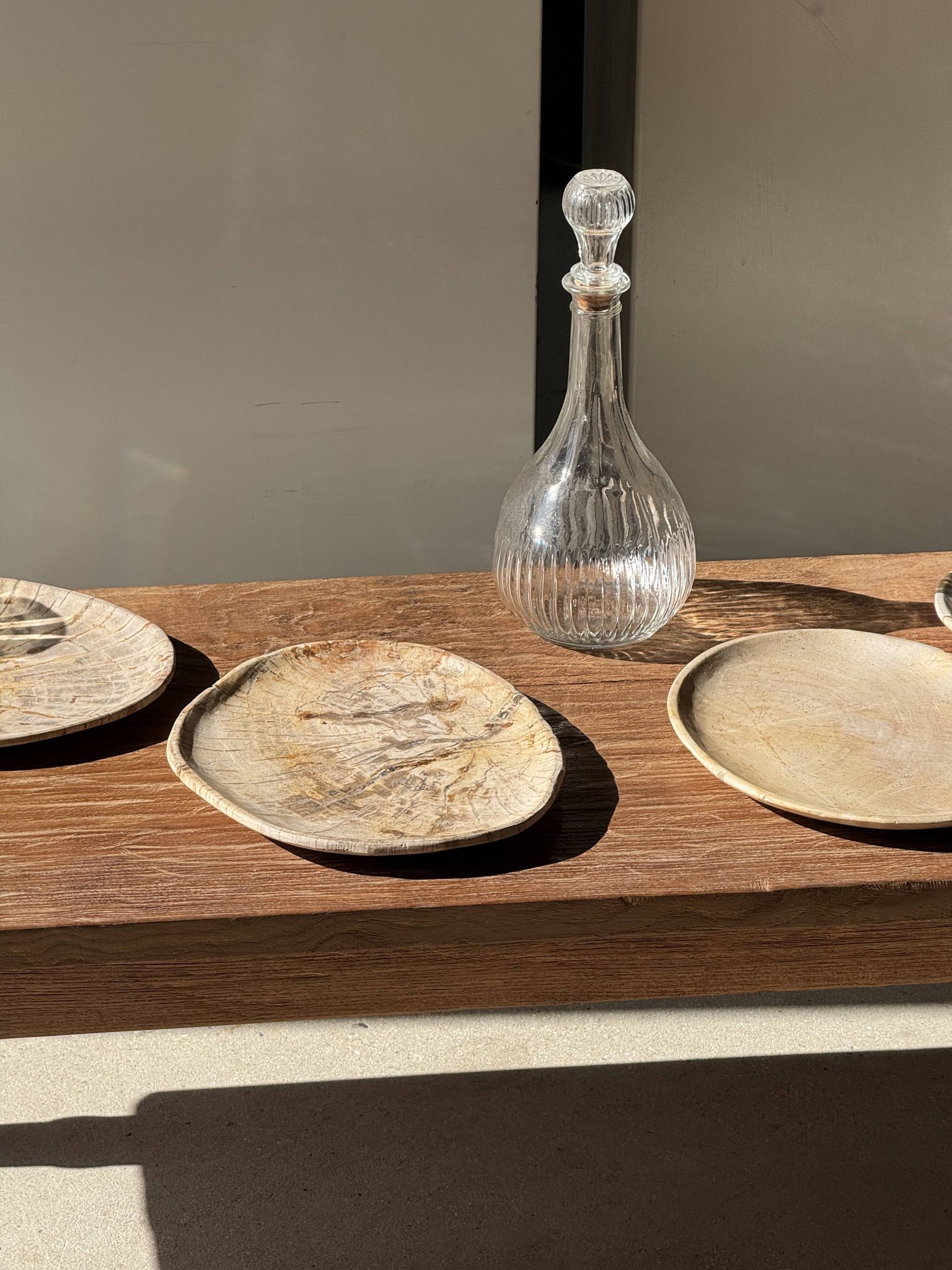 Small oval beige solid petrified wood tray or pocket emptier D24-19 -3311