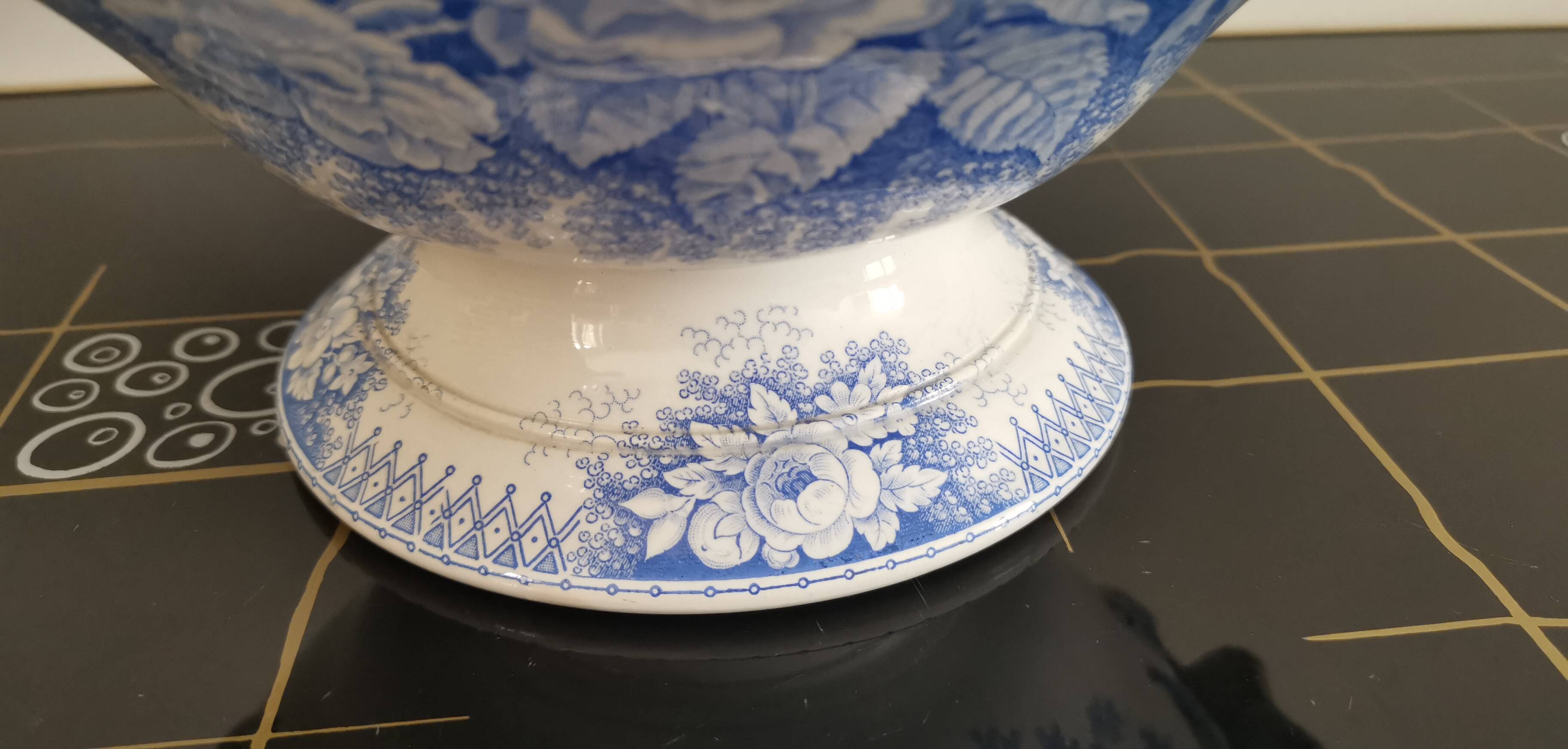 Sarreguemines U & C iron clay soup tureen "Jardinière" model