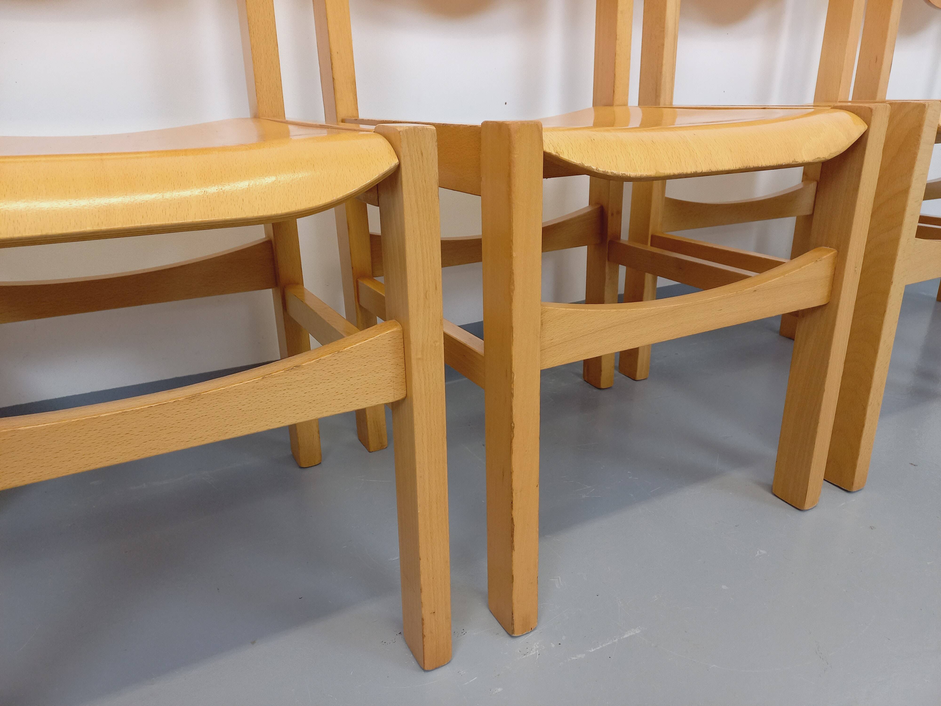 Set of 4 minimalist vintage beechwood chairs from the 80s