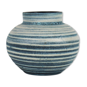 Ceramic vase from Accolay