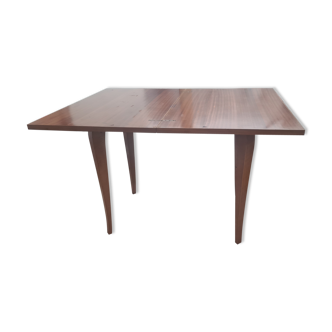 Beautiful vintage table unfolding