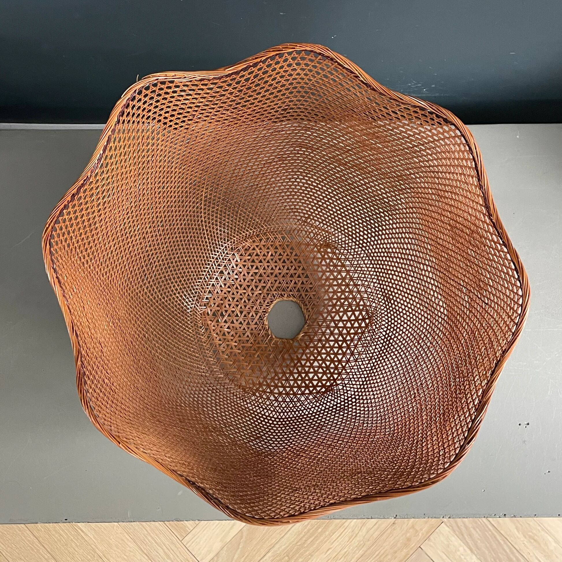 Woven rattan pendant lampshade