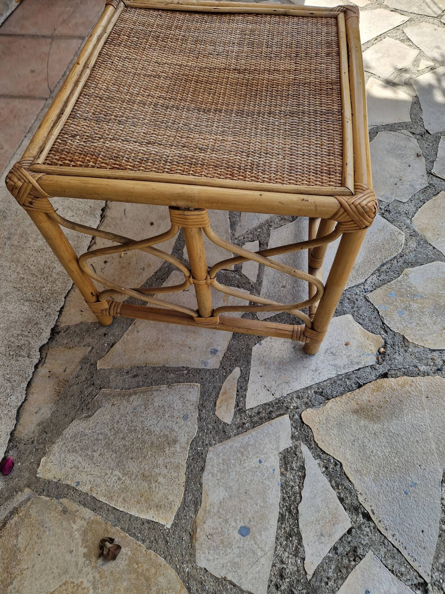 Table basse en rotin