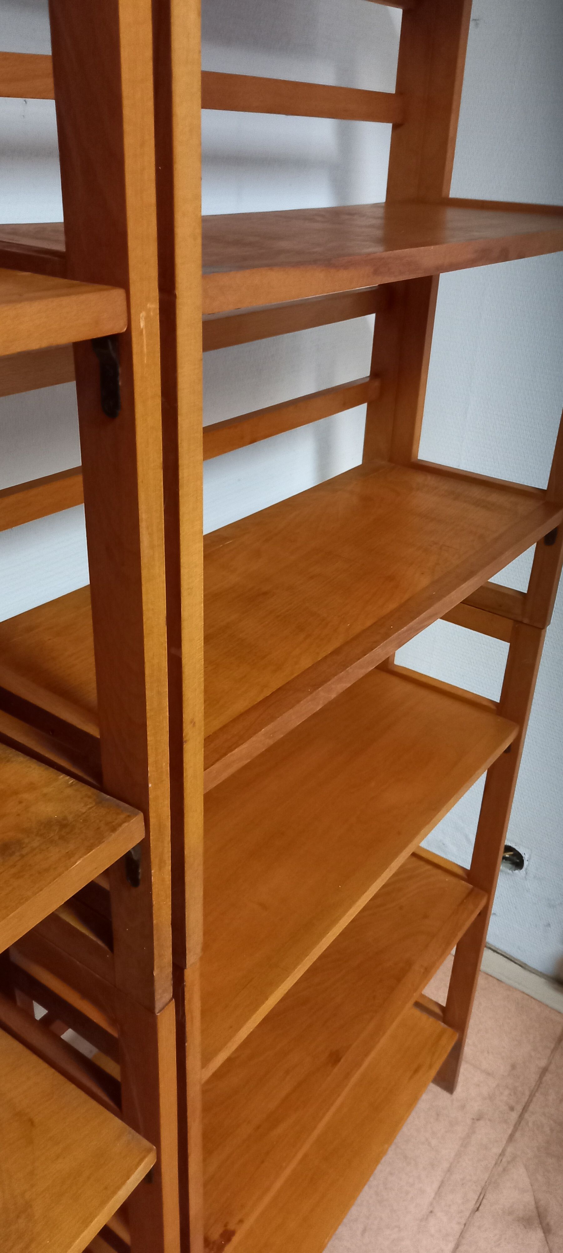 Etagere de bouquiniste vintage