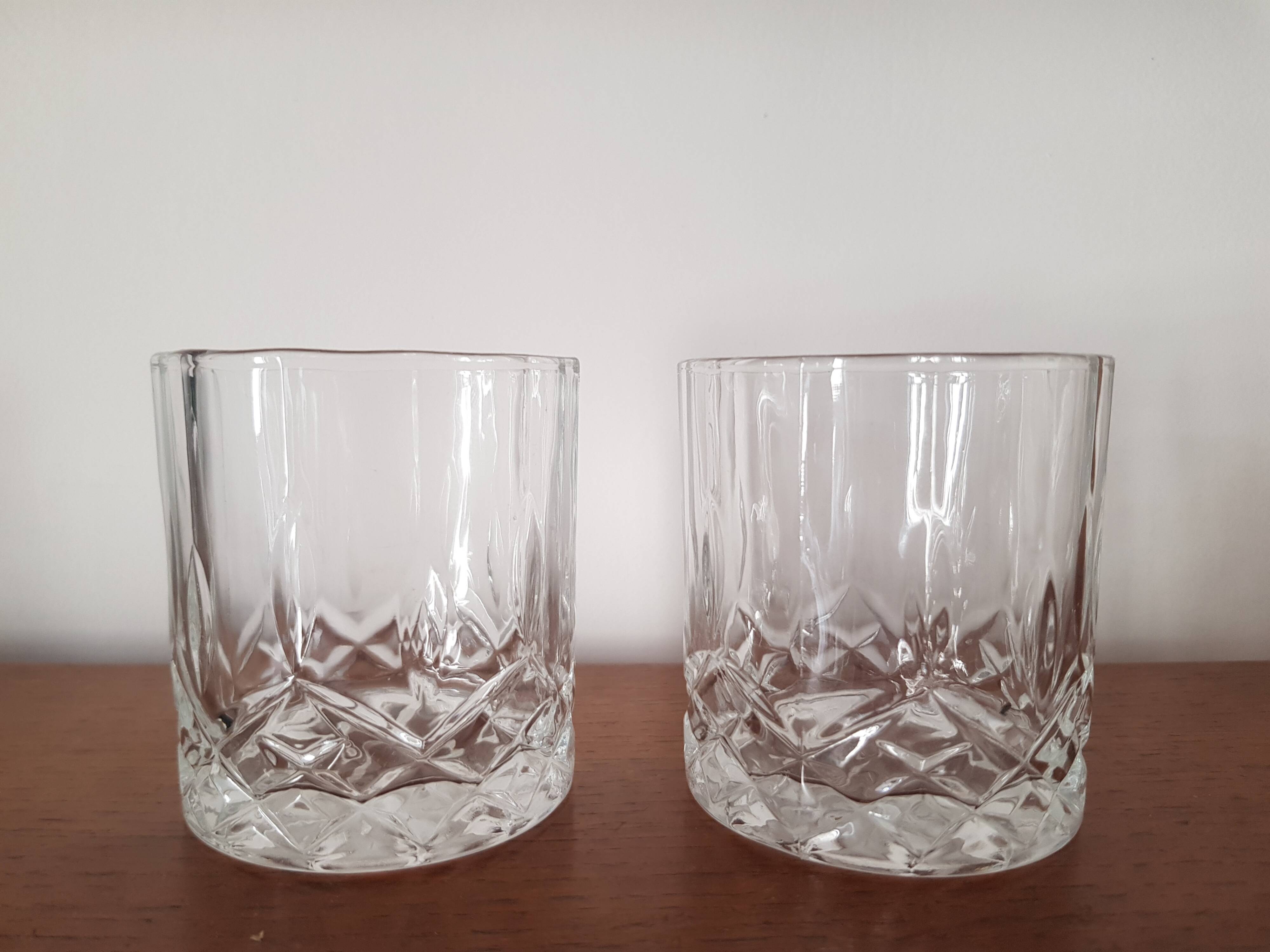 Set of 2 crystal whisky glasses
