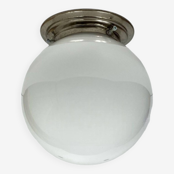 Globe ancien en opaline applique ou plafonnier vintage diamètre 20 cm et base inox vintage LAMP-7175