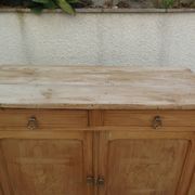 Art Deco buffet in natural wood, authentic charm.