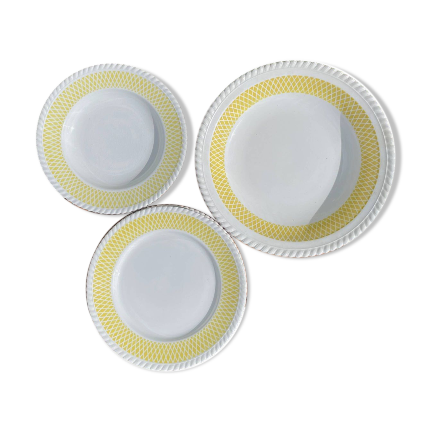 Yellow “FB 37” plates and dish