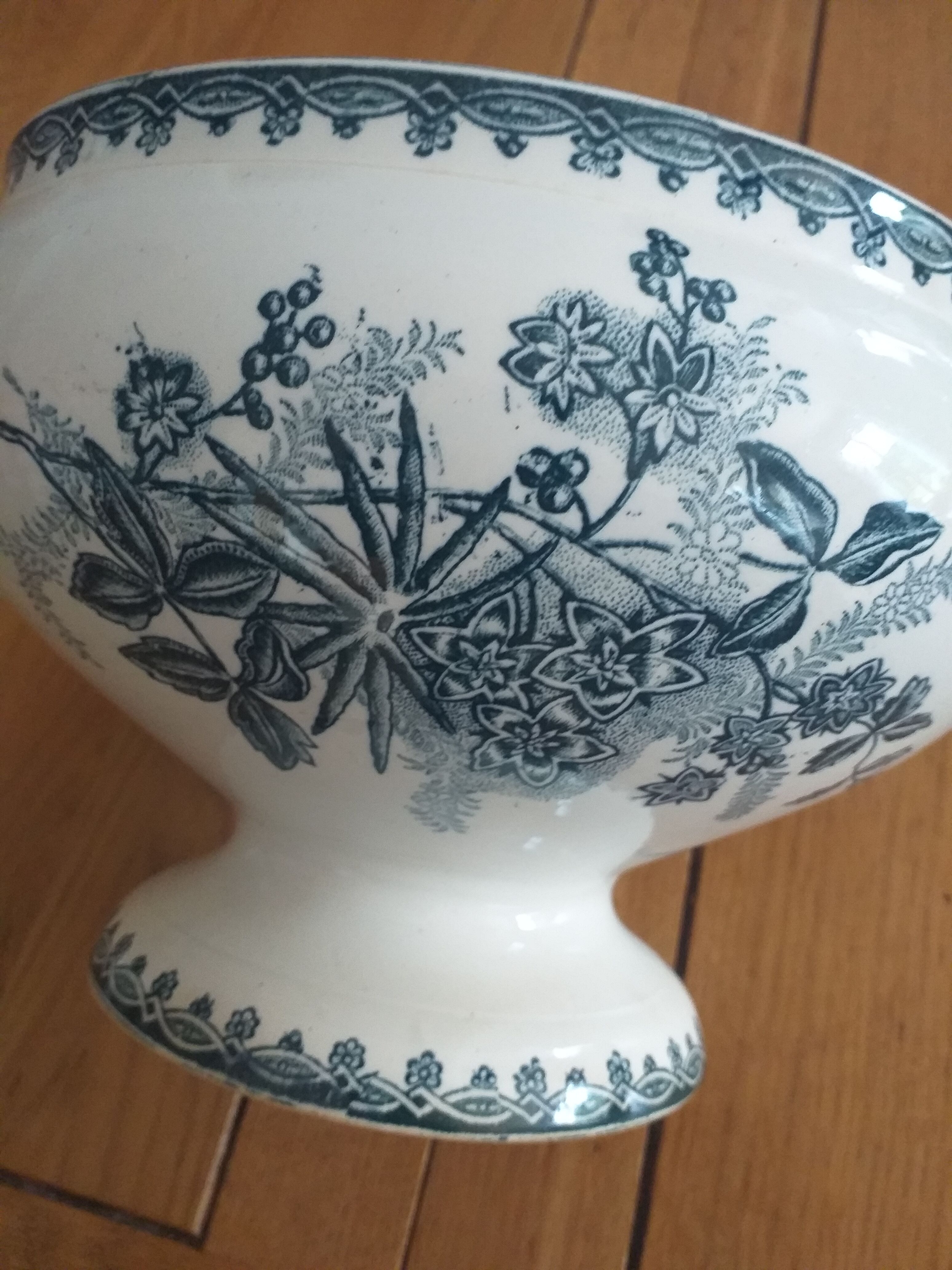 Tureen land iron land company Amandinian model Margot