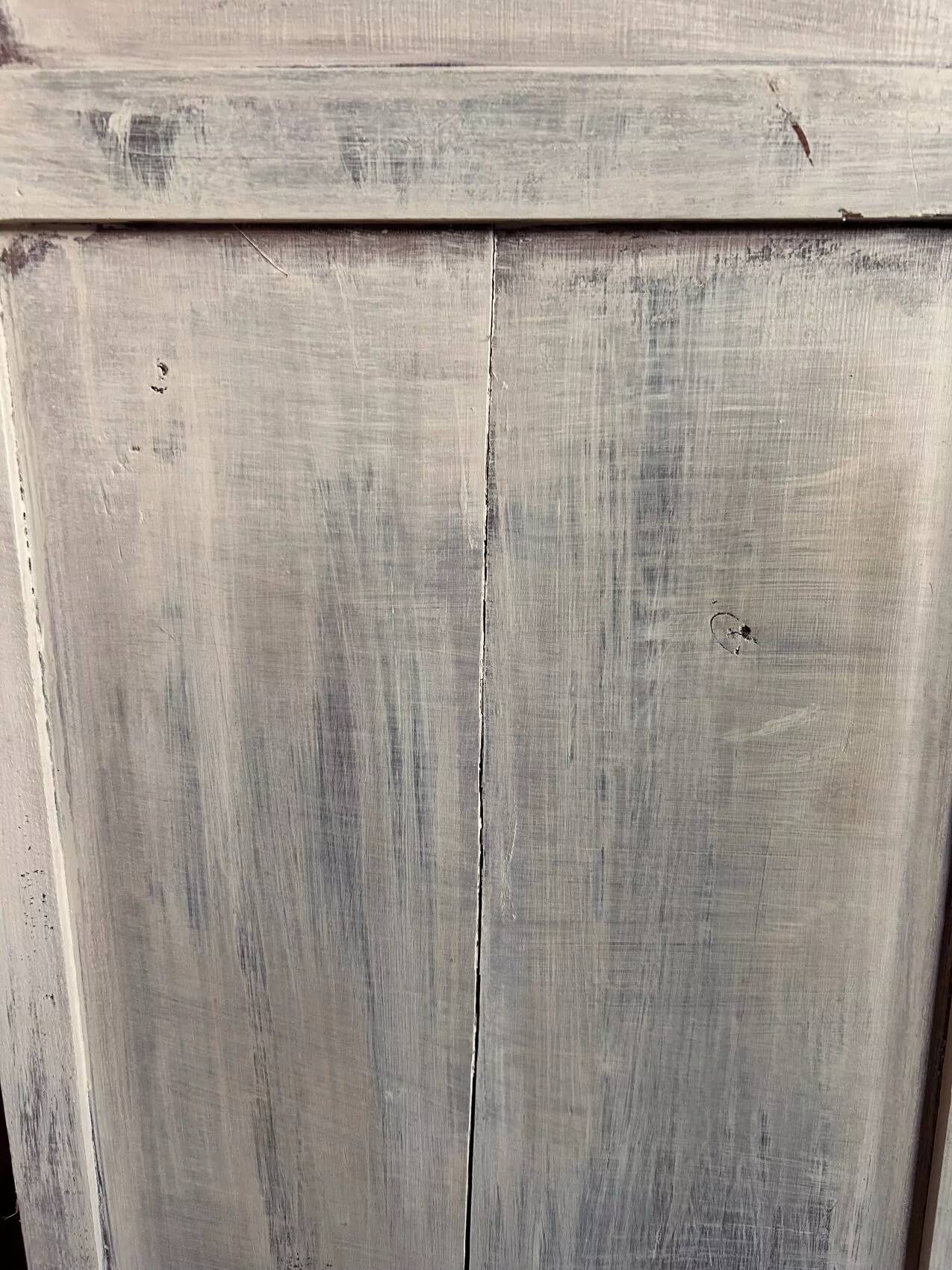 Small Parisian Art Deco glass cabinet with white patina - a timeless classic.