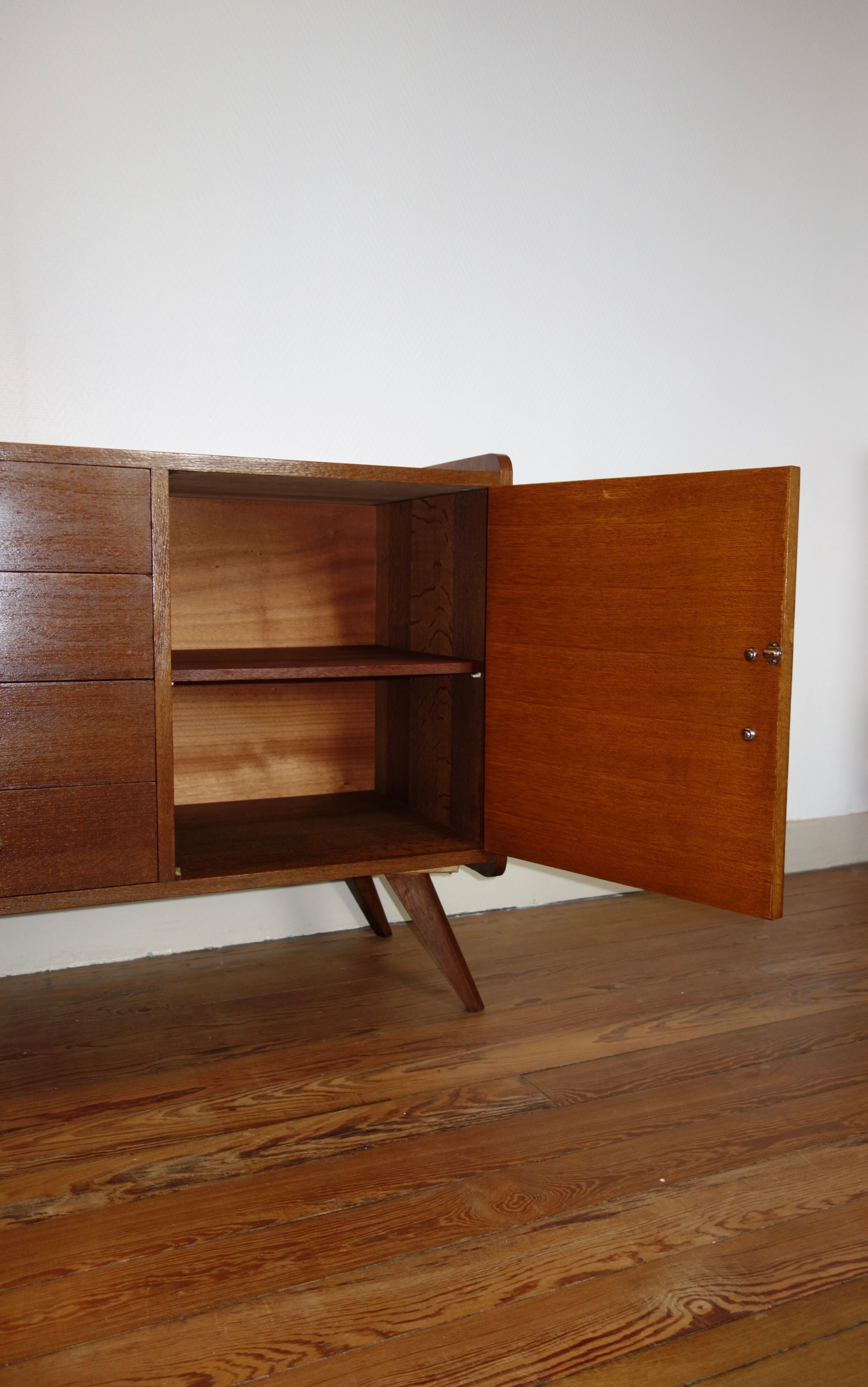 Convenient buffet in oak from the 1950s