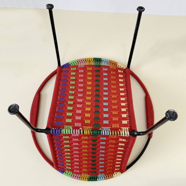 Fauteuil enfant vintage en métal et fil tressé multicolore du Togo