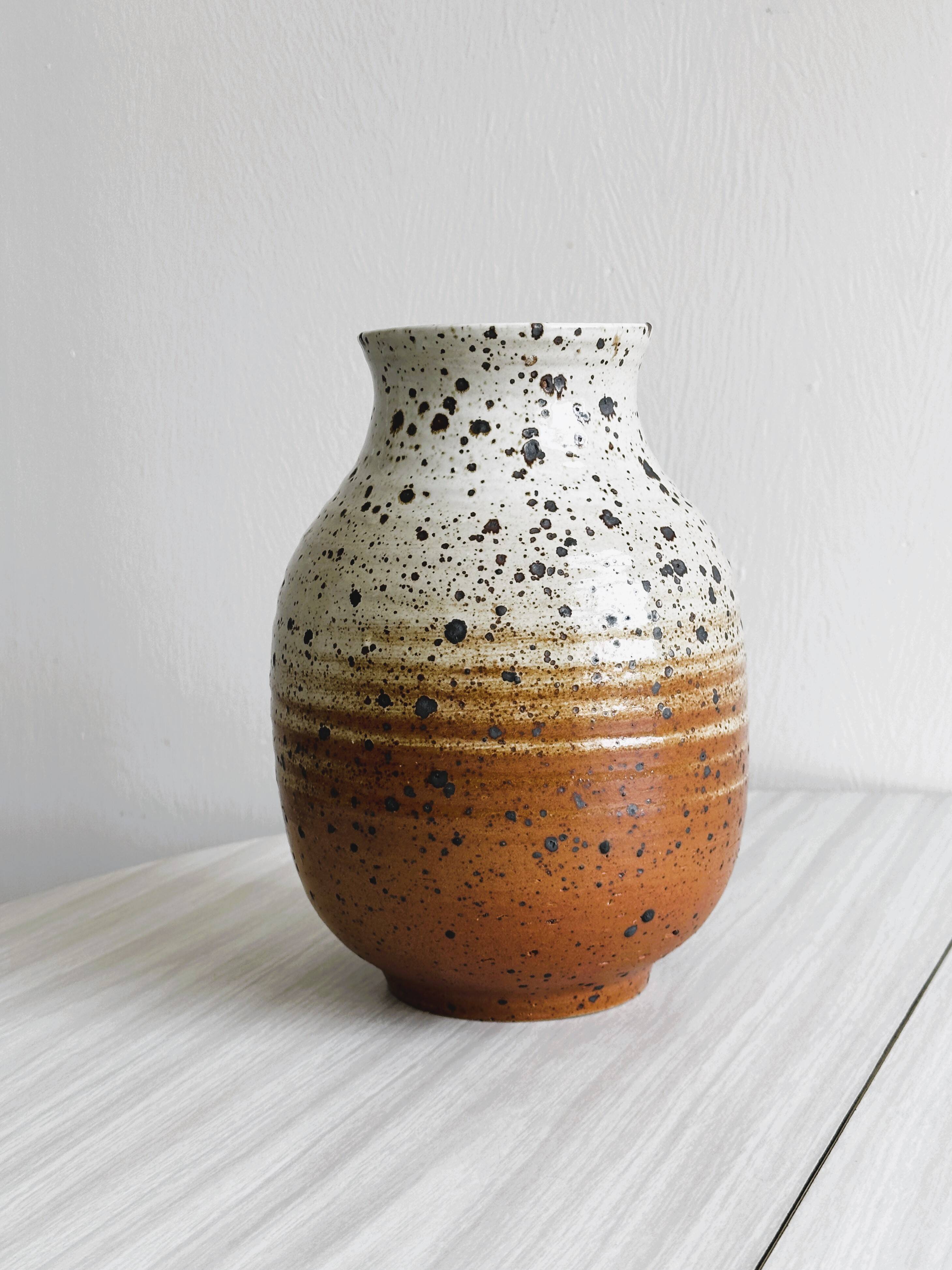 Pyrite stoneware vase Bernadette Ver Eecke
