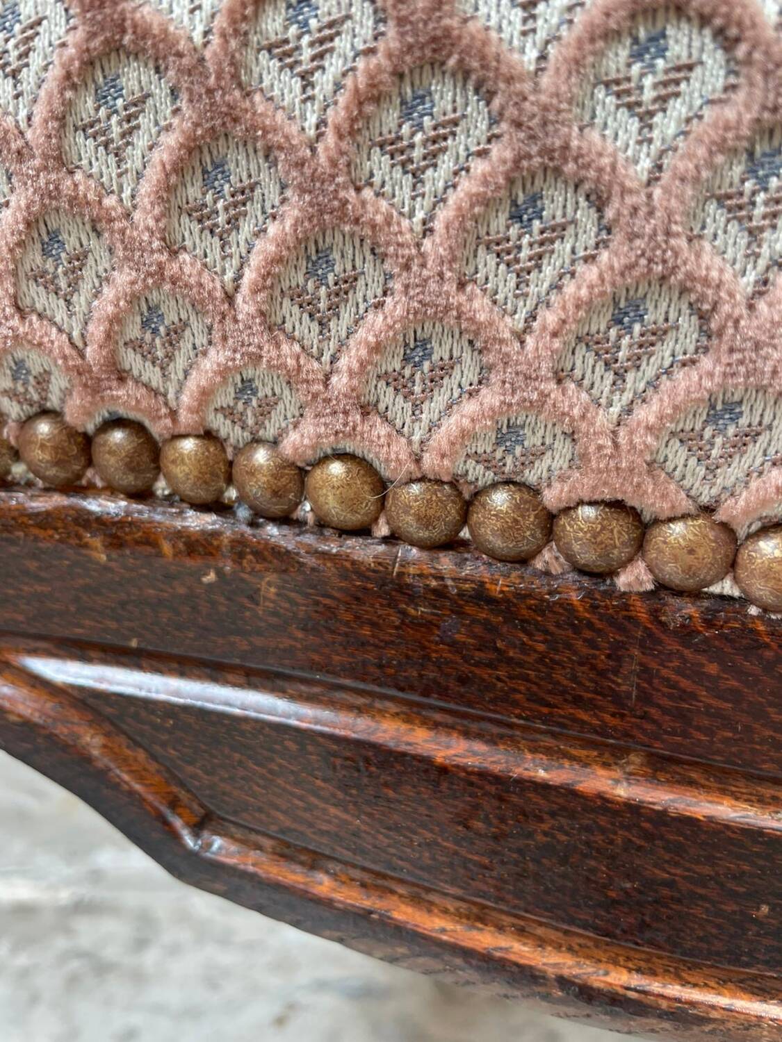 Fauteuil français en bois sculpté