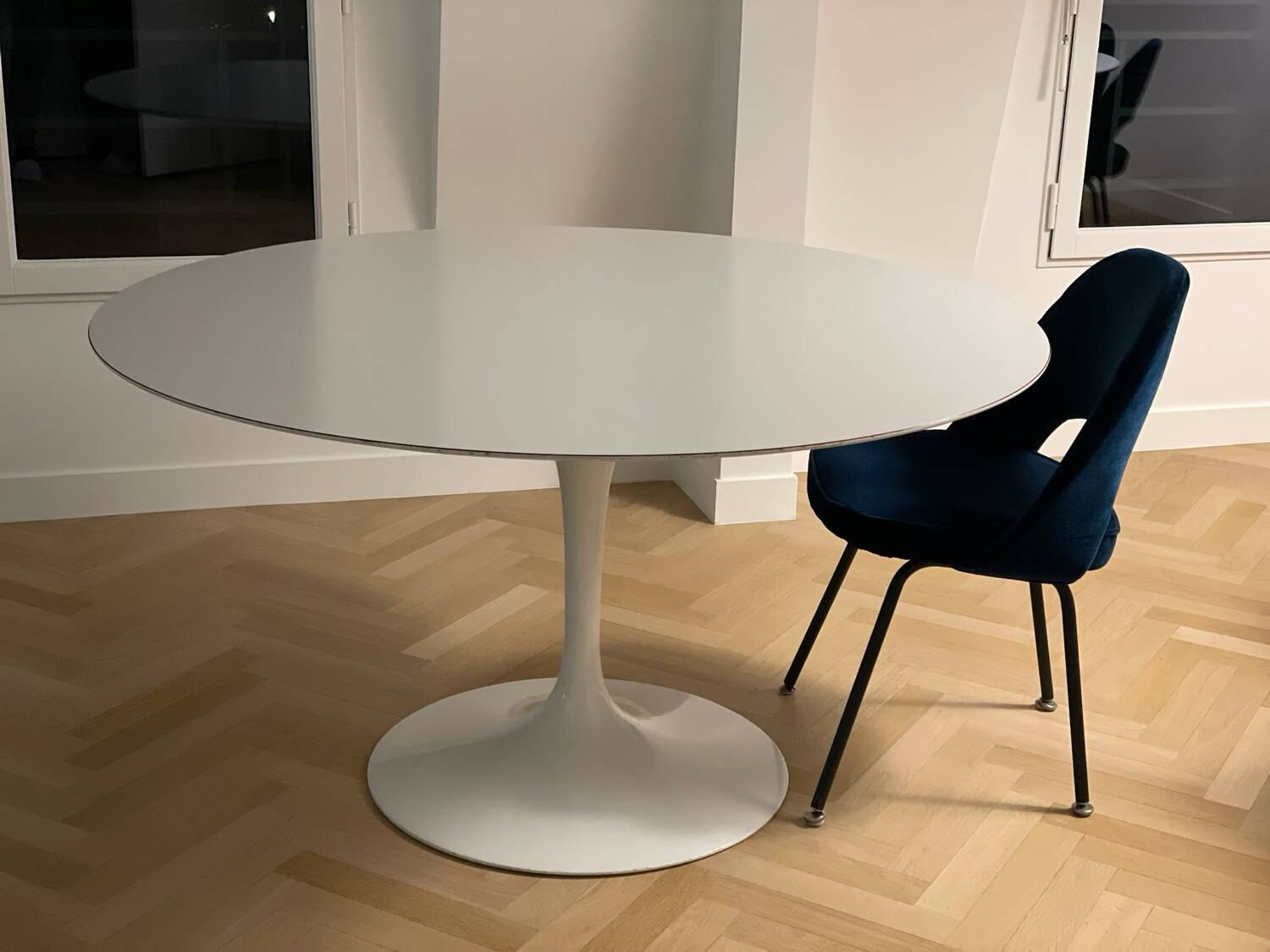 Eero Saarinen round table 137cm Knoll Vintage edition