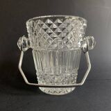 Seau à glace en verre taillé pointe de diamant et anse en métal chromé, années 60