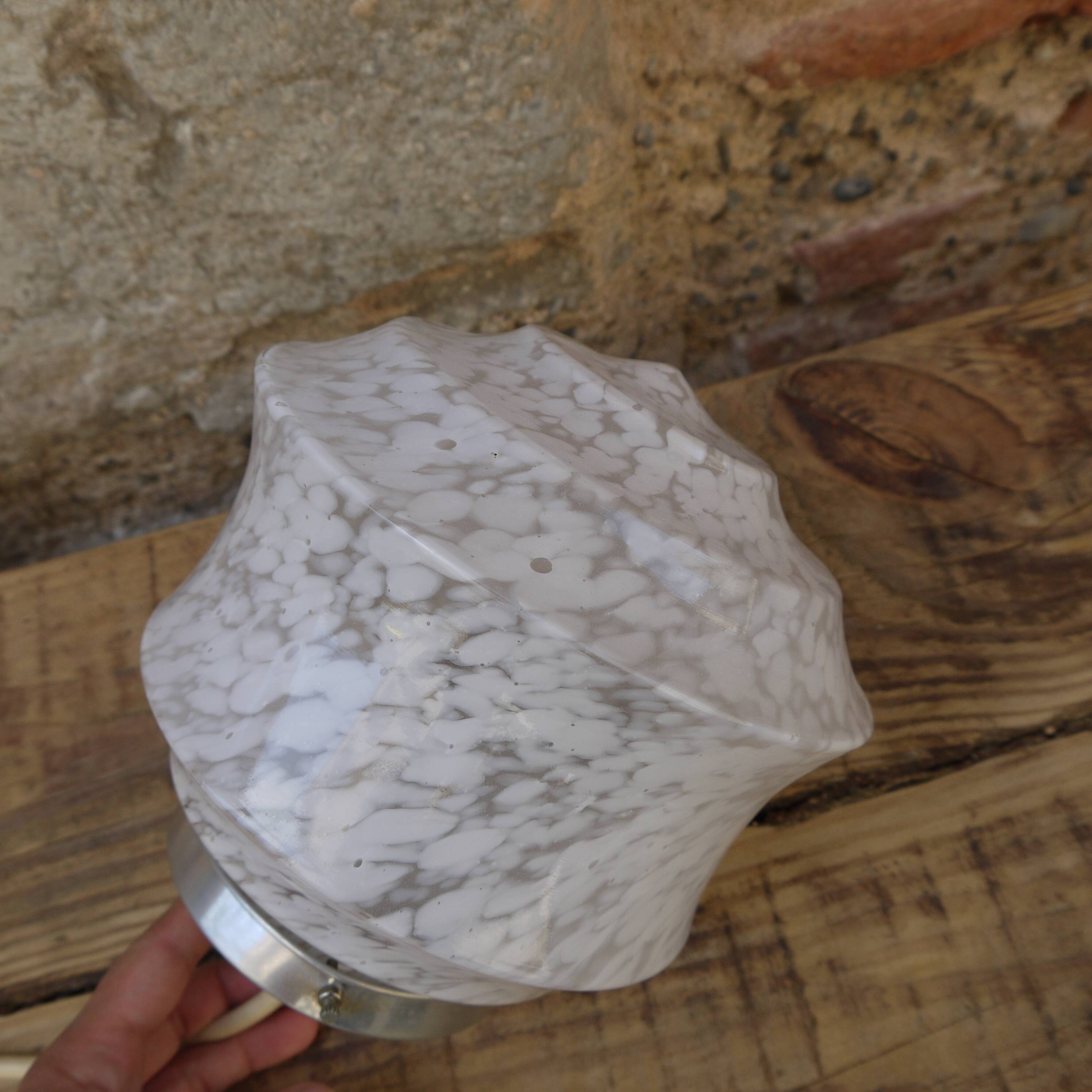 Clichy glass suspension